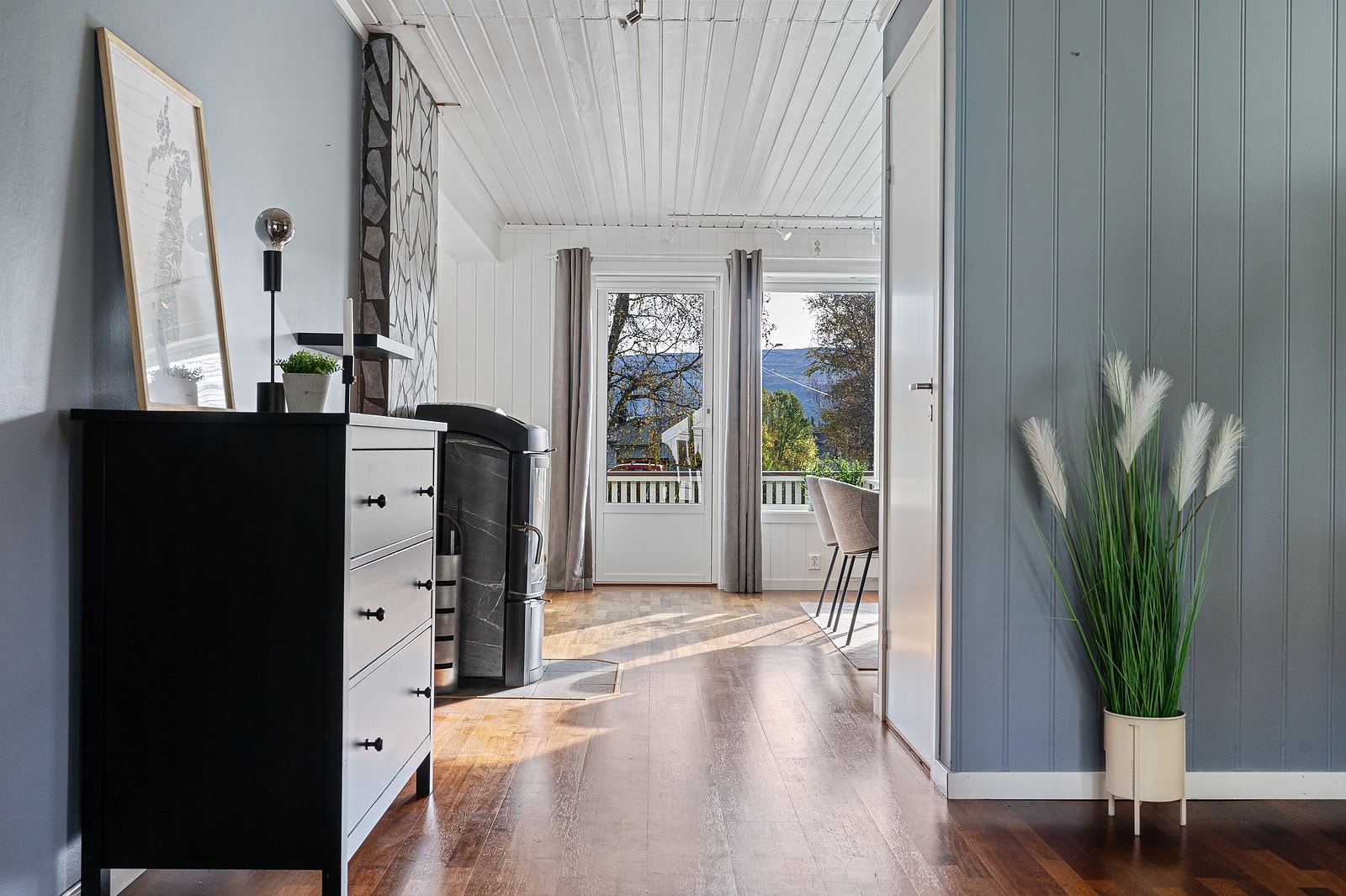 La oss bevege oss over til stuen. Galleribilde