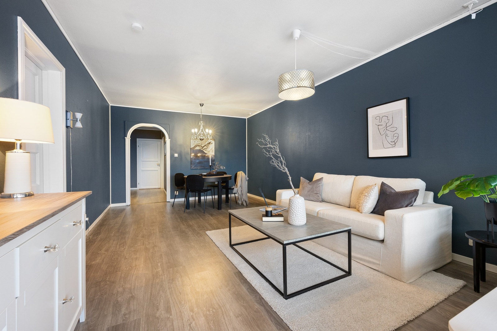 Stuen har godt med gulvplass Galleribilde