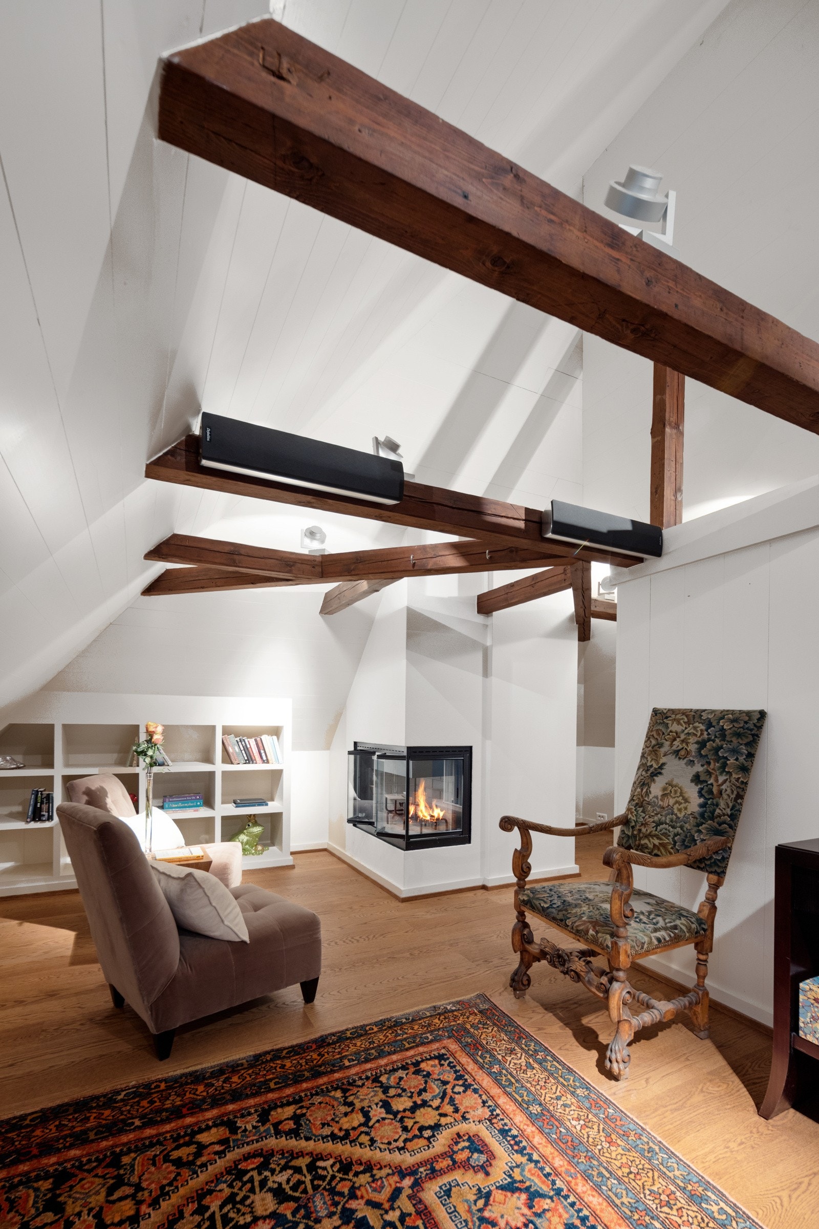 Loftstue/tv-stue med peis Galleribilde