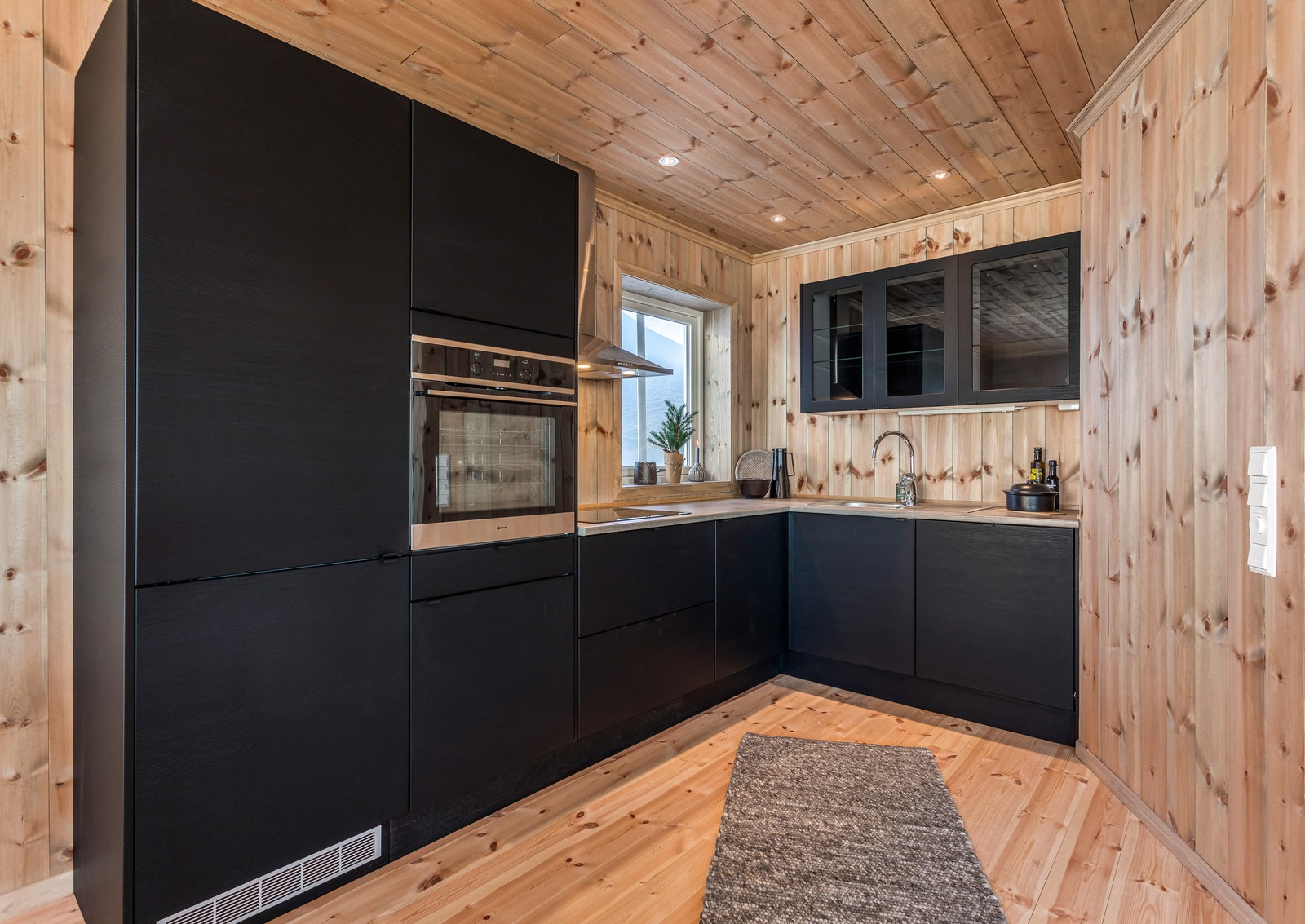 Kjøkken i kundetilpasset hytte, foto tatt av THT Foto. Galleribilde