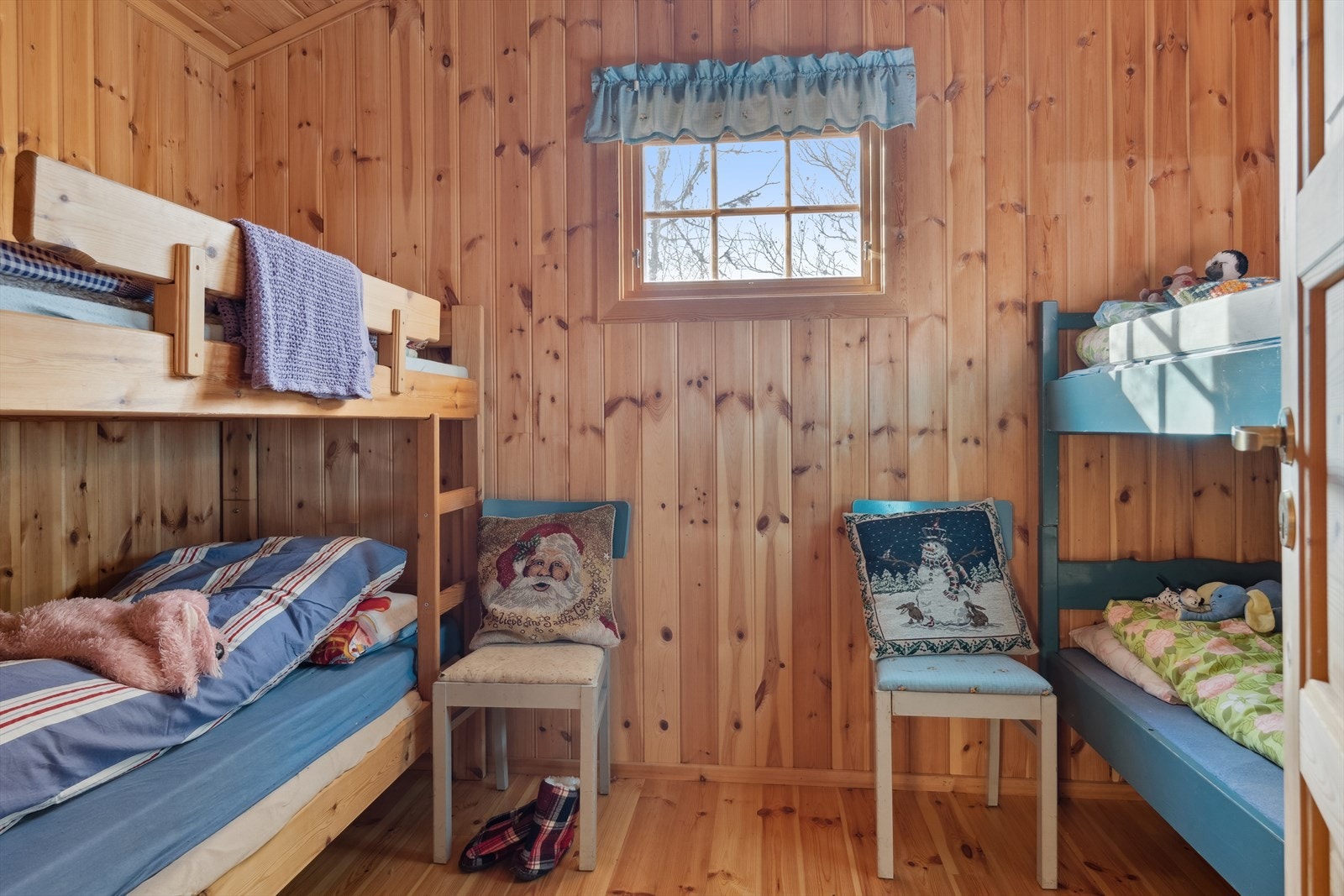 Soverom i anneks, innredet med to køyesenger. Galleribilde
