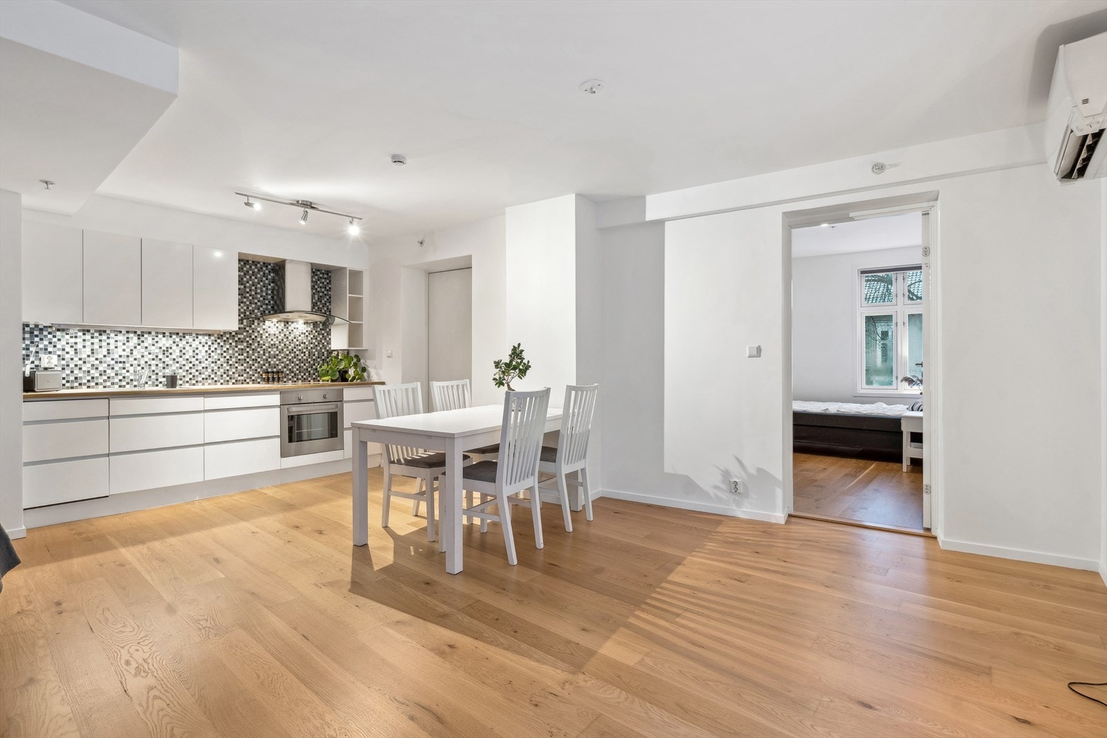 Velkommen til Øvre Langgate 9, midt i hjertet av Tønsberg sentrum. Galleribilde