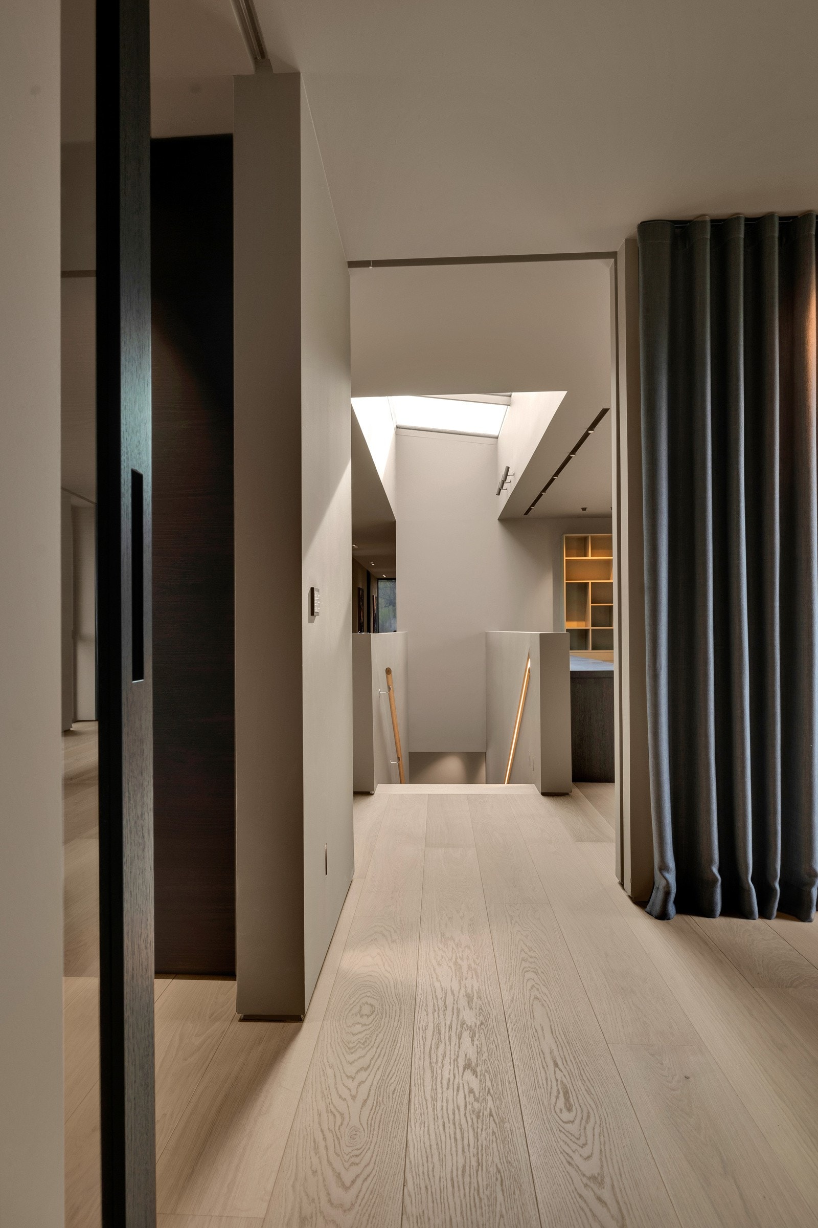 Boligen er tegnet av LOGG arkitekter/Diederik Advocaat Clausen og sto ferdig i 2021. Galleribilde