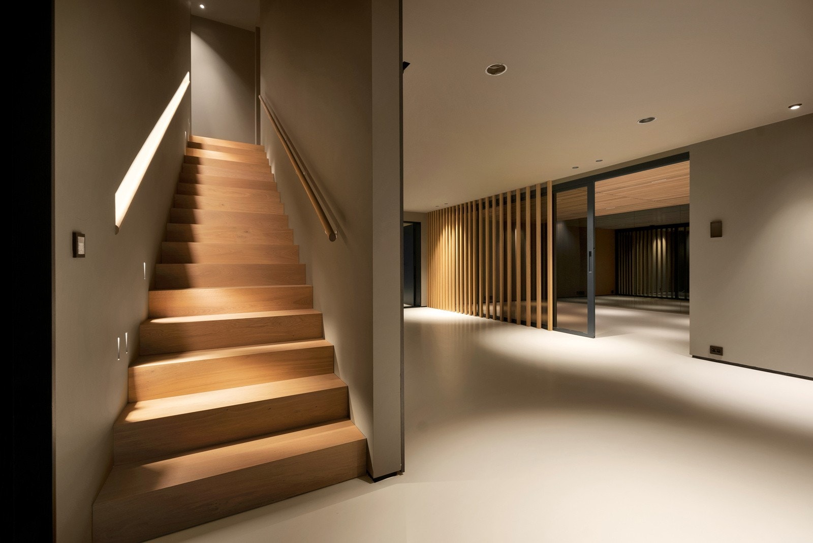 Kjelleren har bl.a. en innholdsrik velværeavdeling, en praktikantdel, lounge og vinkjeller. Galleribilde