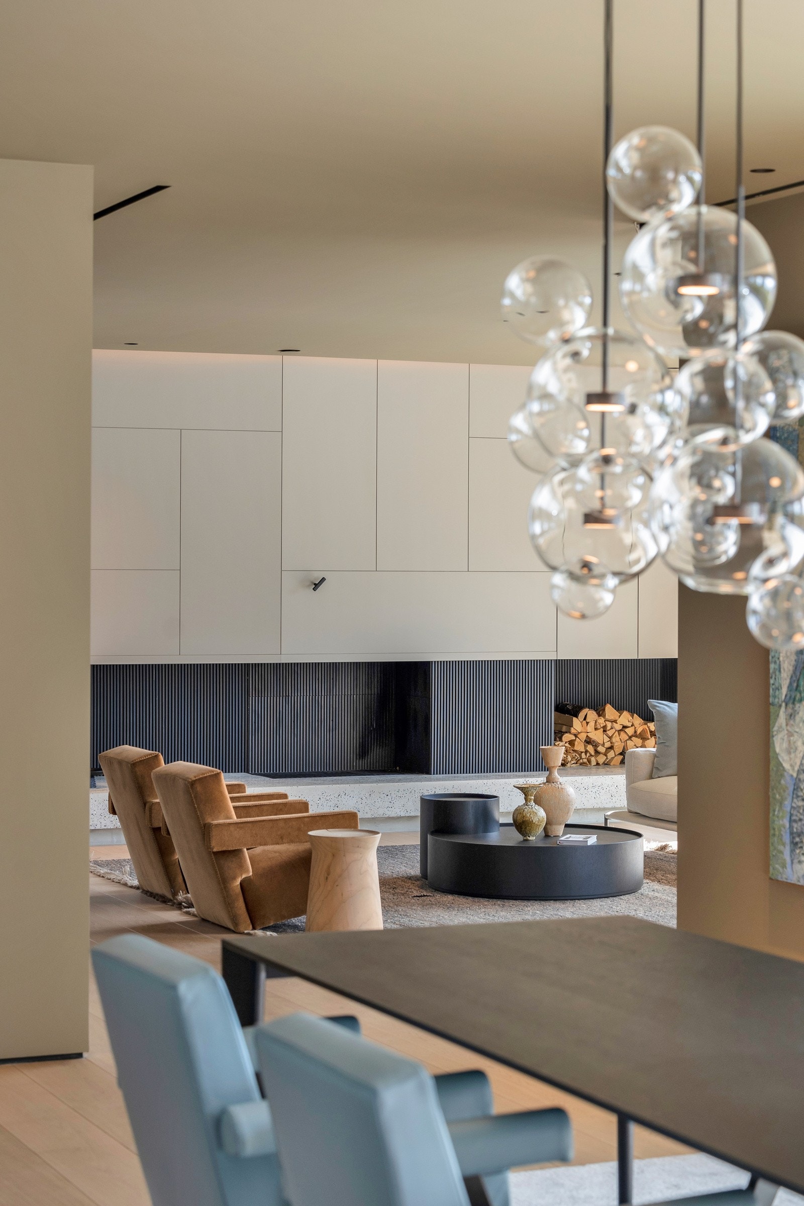 Boligen har en innholdsrik planløsning der alle elementer for trivsel er på plass. Galleribilde