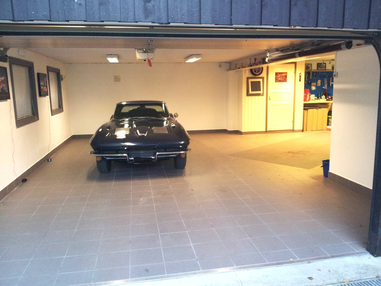Stor isolert garasje med 79 kvm bruksareal Galleribilde
