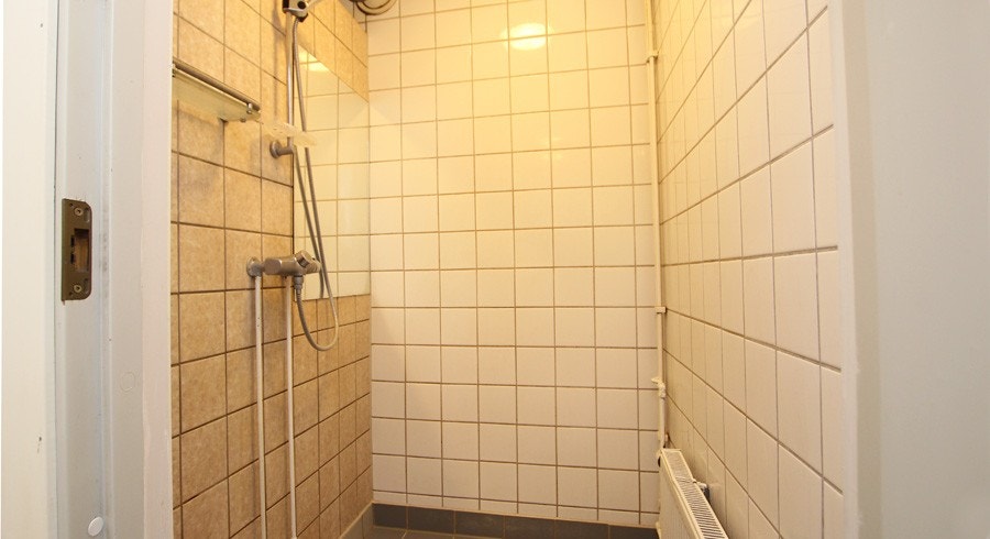 Felles Dusj. Finnes 2 stykker i etasjen. Galleribilde