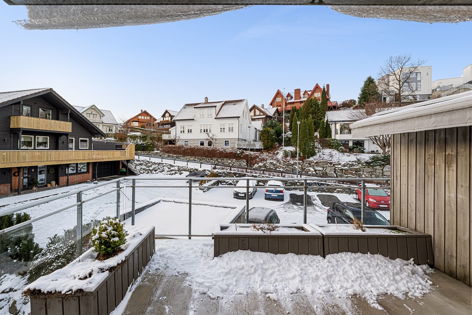Egen balkong ved inngangspartiet Galleribilde
