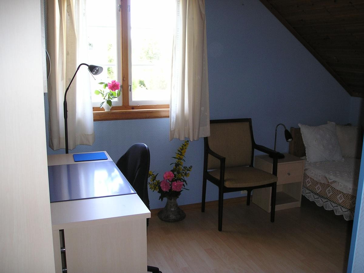Rom FOR FREMLEIE kr.37500 mot vindu, vestvendt. Galleribilde