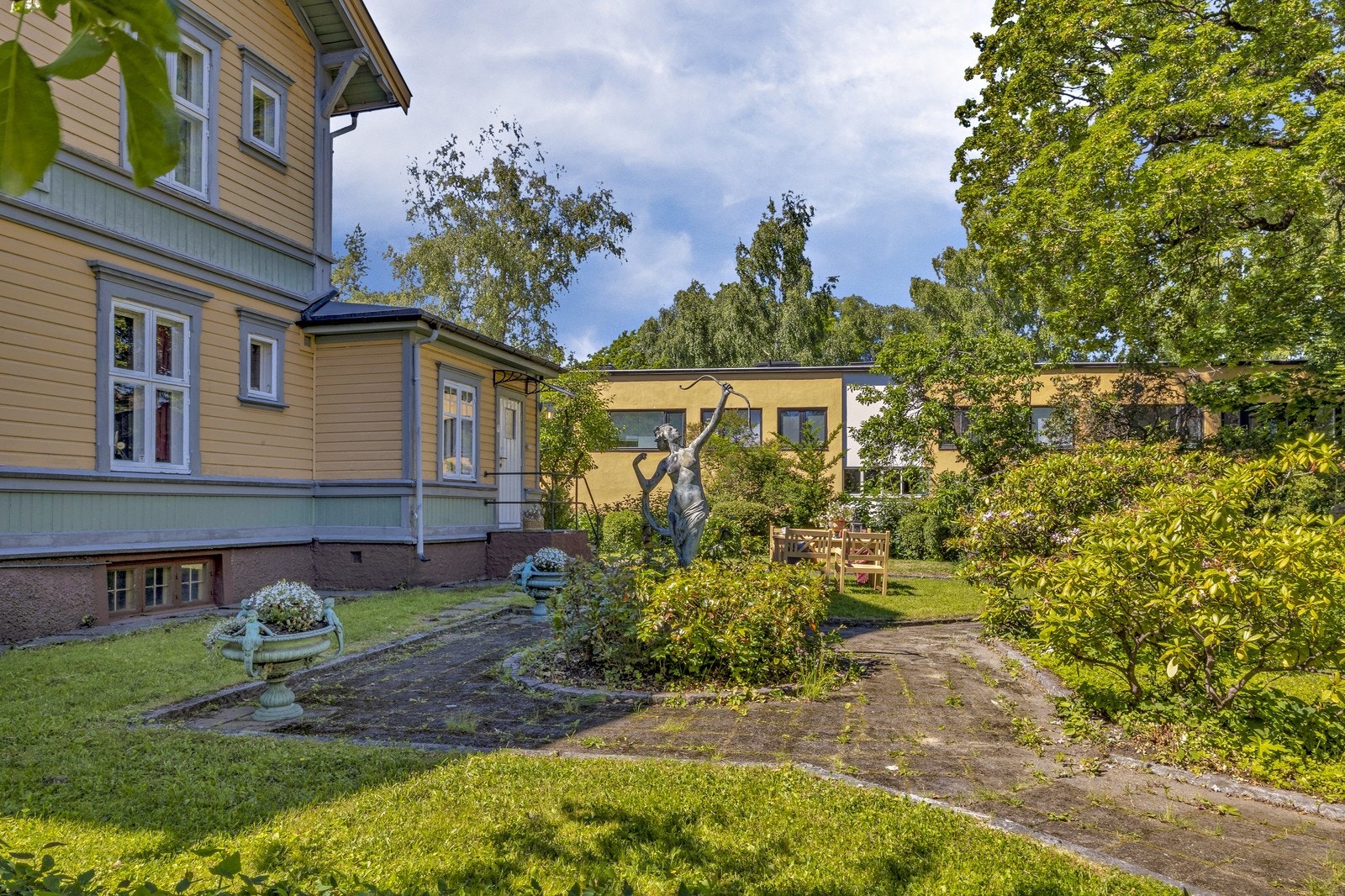 Hagen er fullstendig inngjerdet. Galleribilde