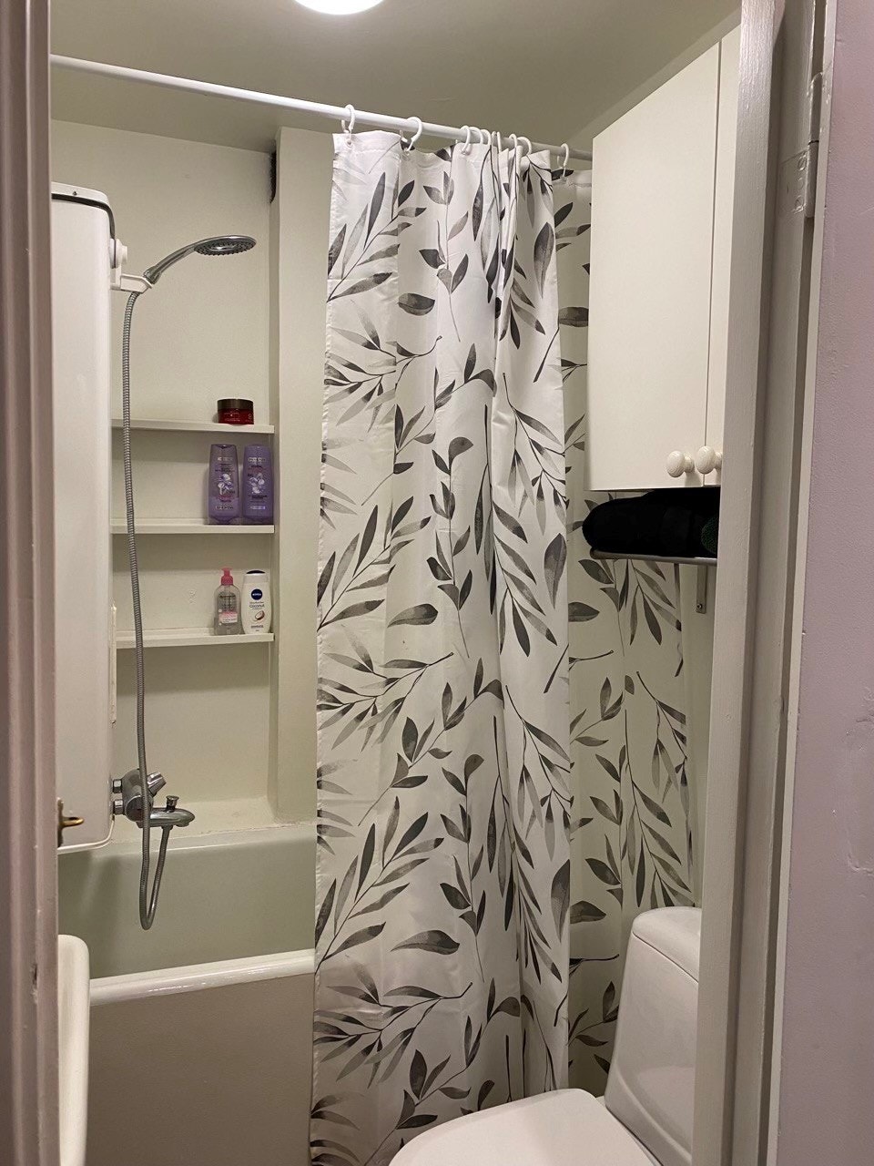 Baderom med badekar Galleribilde