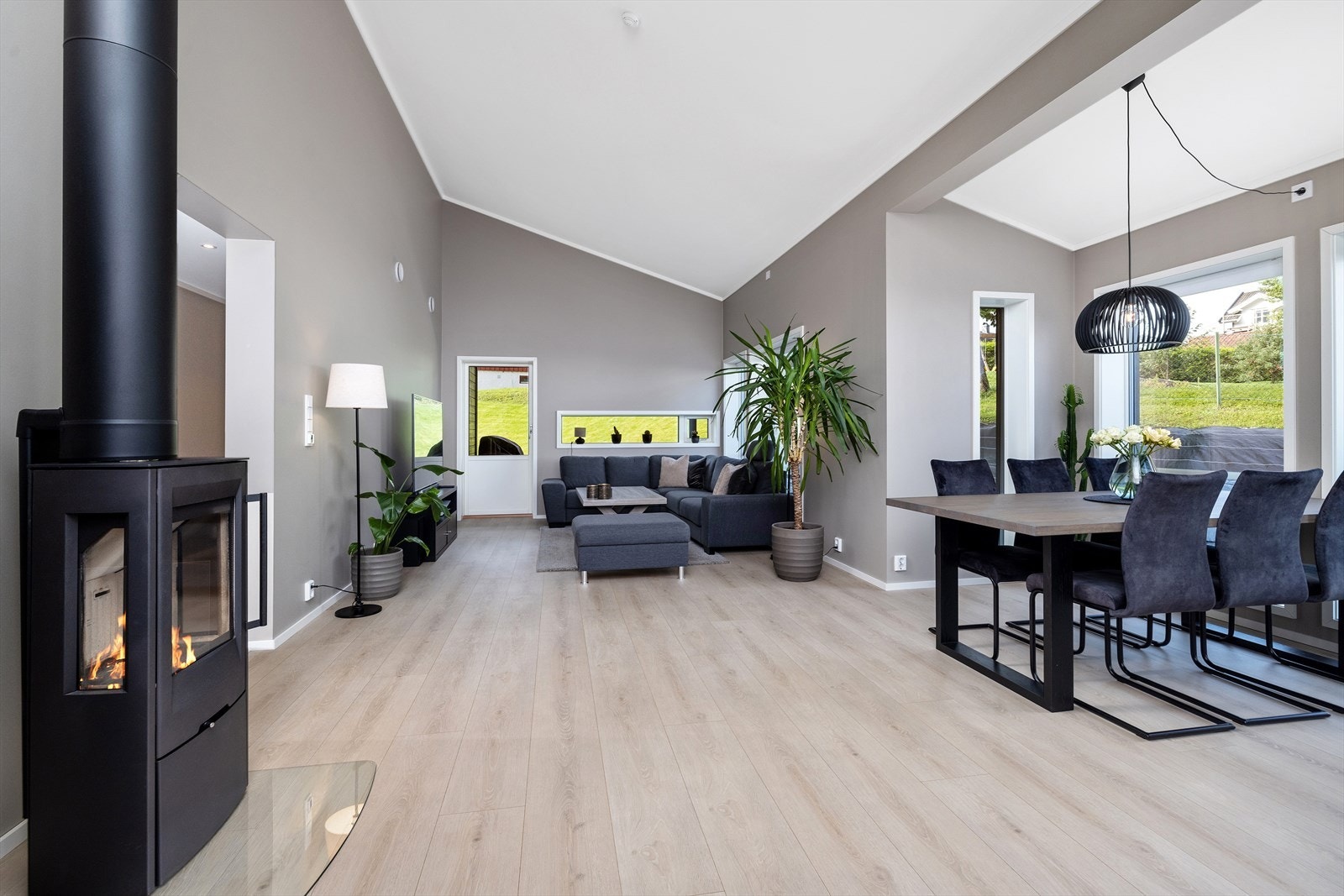 Velkommen til Feltspatveien 5A - En moderne enebolig i etablert boligområde. Galleribilde