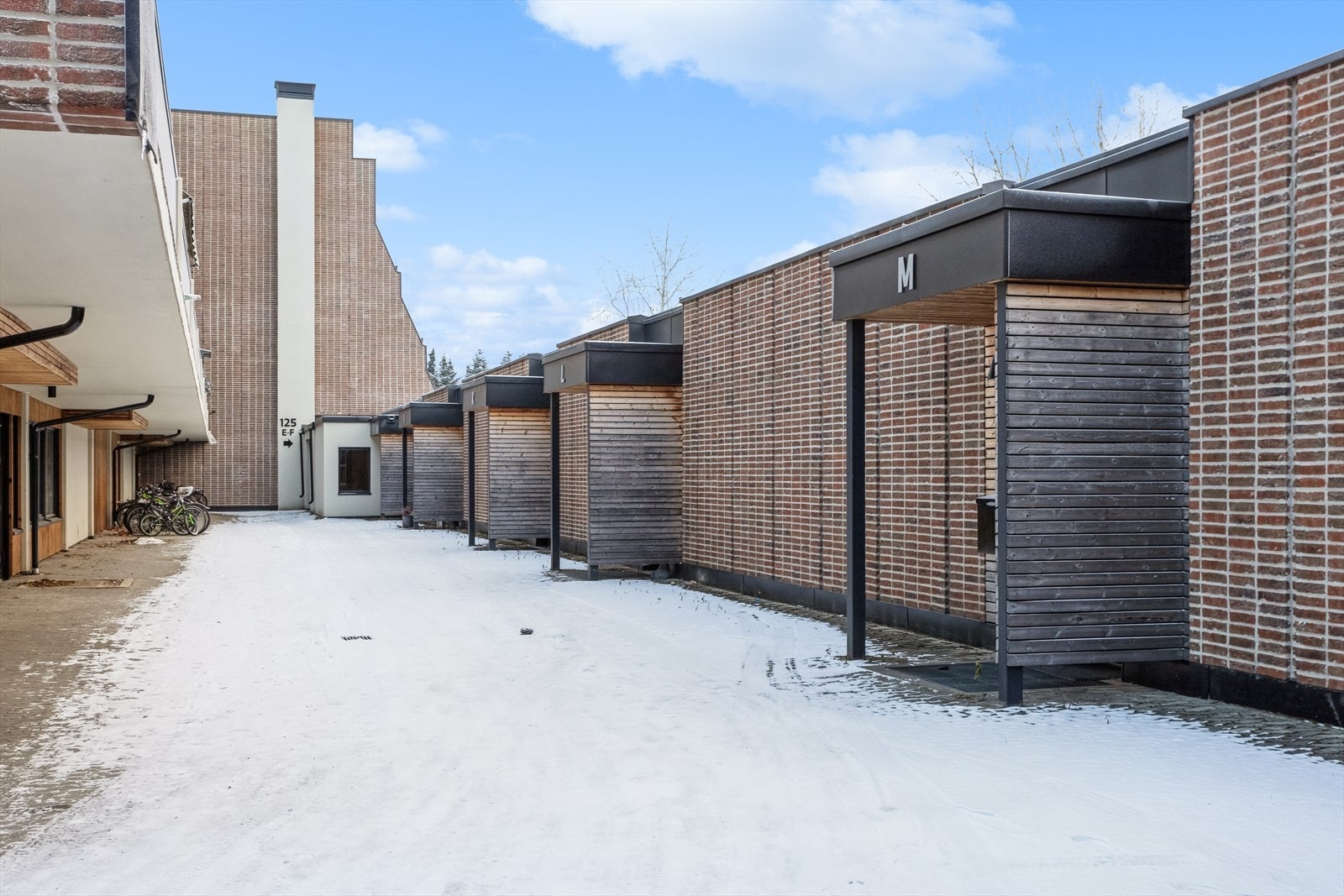 Sameiet består av 213 boligseksjoner og 2 næringsseksjoner. Galleribilde