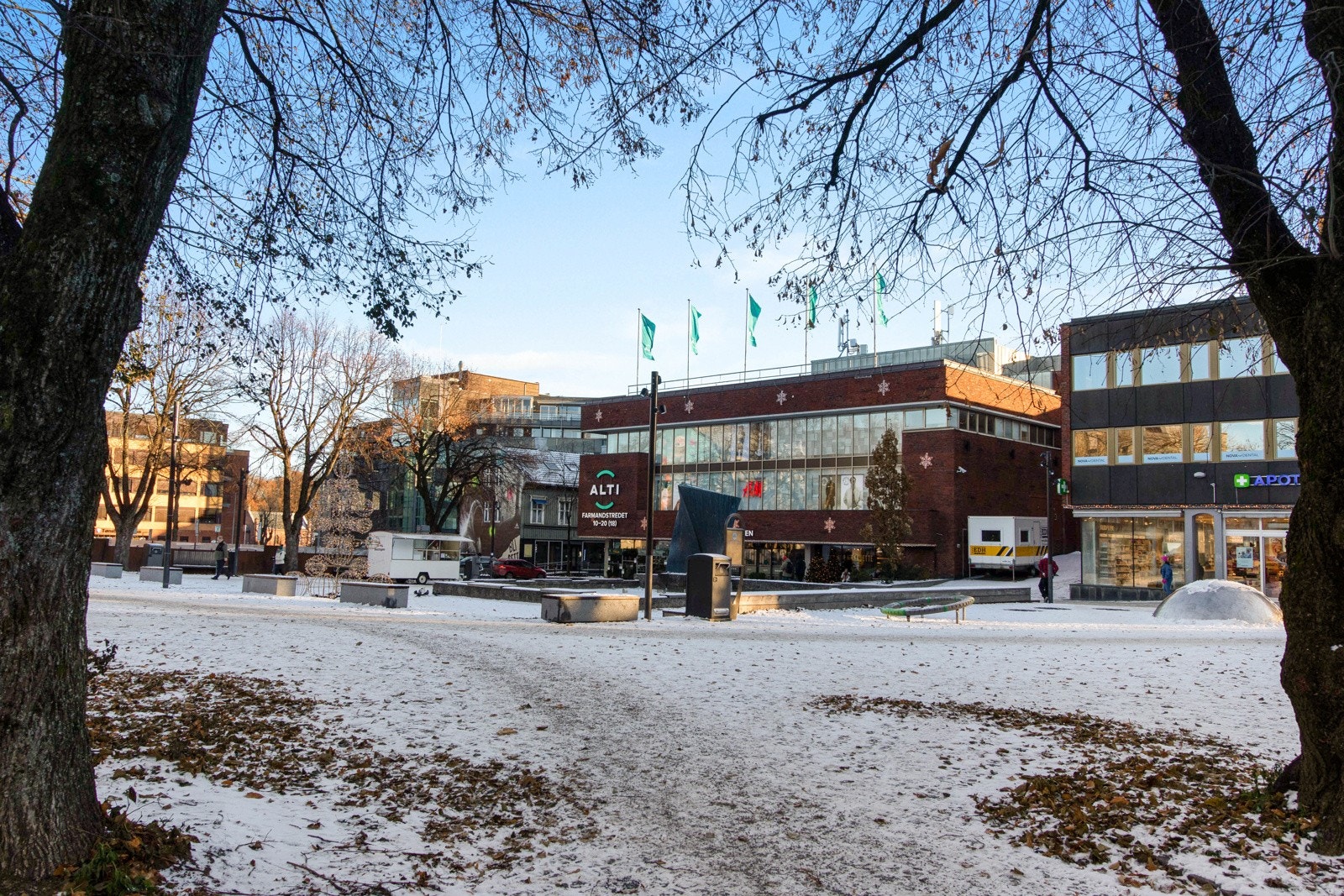 Like utenfor døra har man tilgang på et rikt utvalg butikker, kafeer, barer og restauranter. Galleribilde