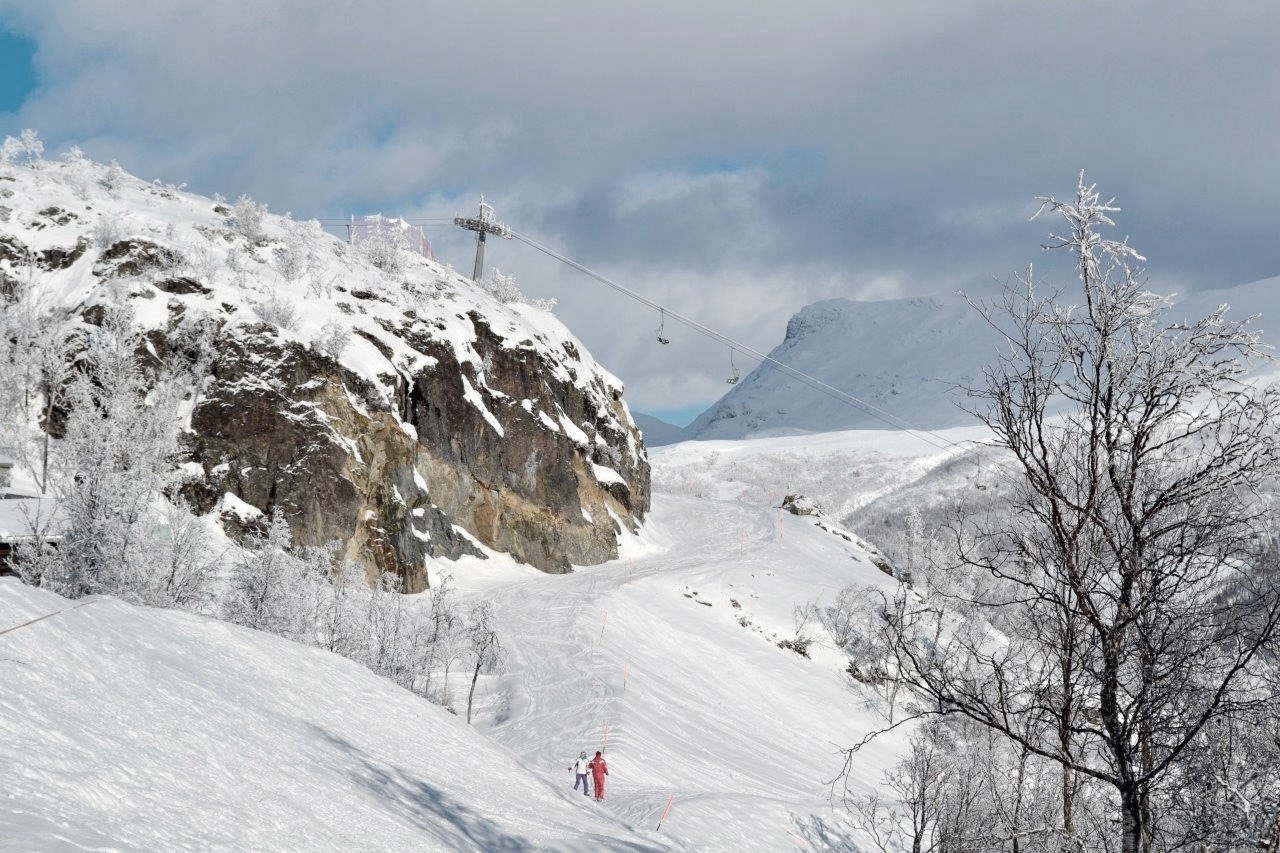 Trasnportløypen til Hemsedal Skisenter svinger seg rett forbi. Galleribilde