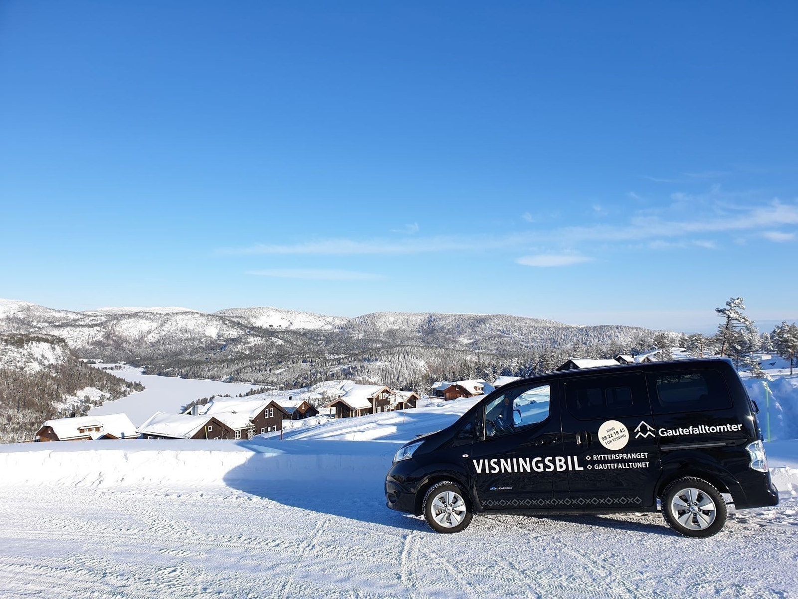 Vi ser frem til å vise deg rundt på våre felter i vår elektriske visningsbil Galleribilde