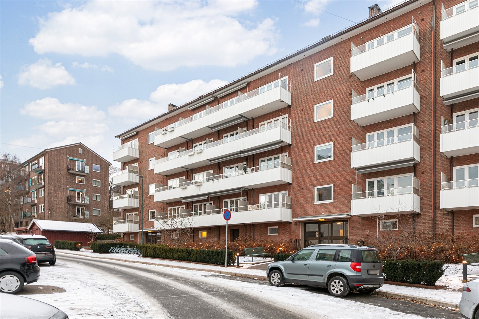 Fra hyggelige og pent opparbeidede fellesareal er det trappeadkomst til leiligheten som ligger i 3. etasje. Galleribilde