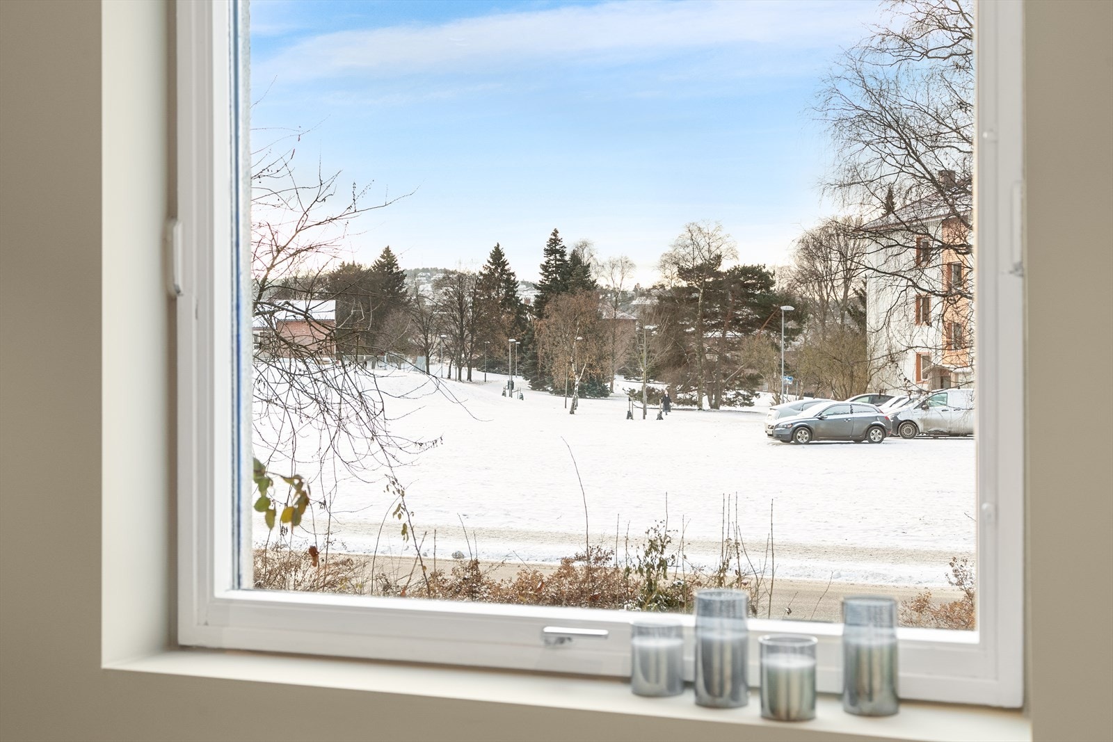 Fra kjøkkenvinduet har du et hyggelig utsyn Galleribilde