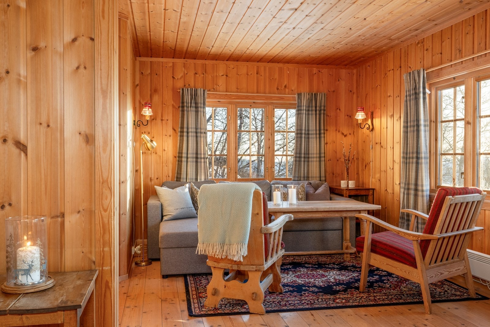 Ytterligere sofagruppe som kan benyttes dersom man har mange gjester. Galleribilde