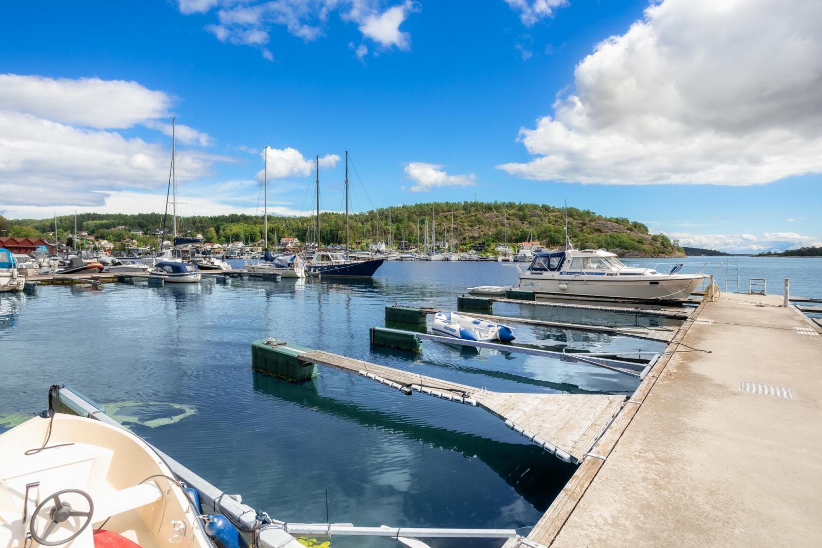 Eiendommen eier 1 stk. båtplass på bryggeanlegget vis av vis eiendommen Galleribilde