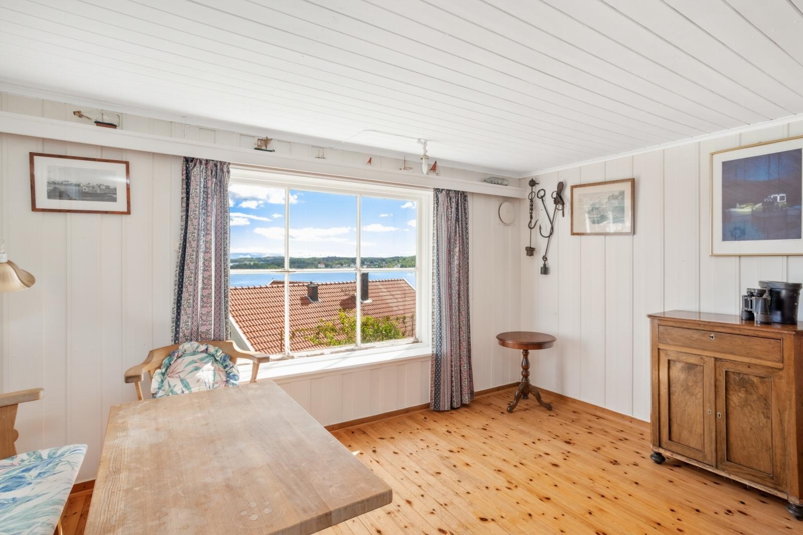 Herfra kan man nyte den vakre utsikten over Vrengensundet. Galleribilde
