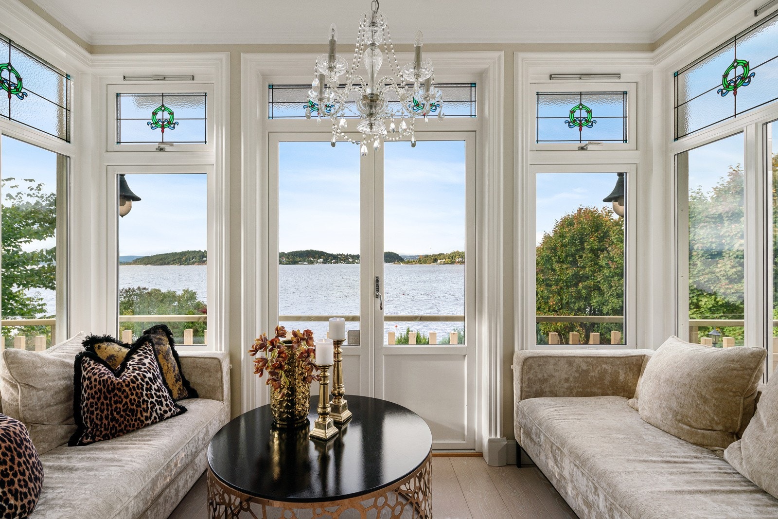 Vinterhage med fantastisk utsikt Galleribilde