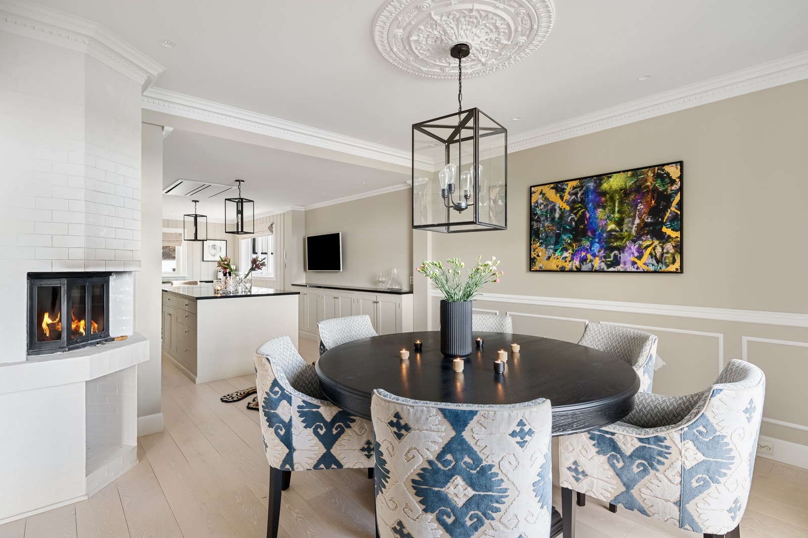 Spisestue med peis Galleribilde