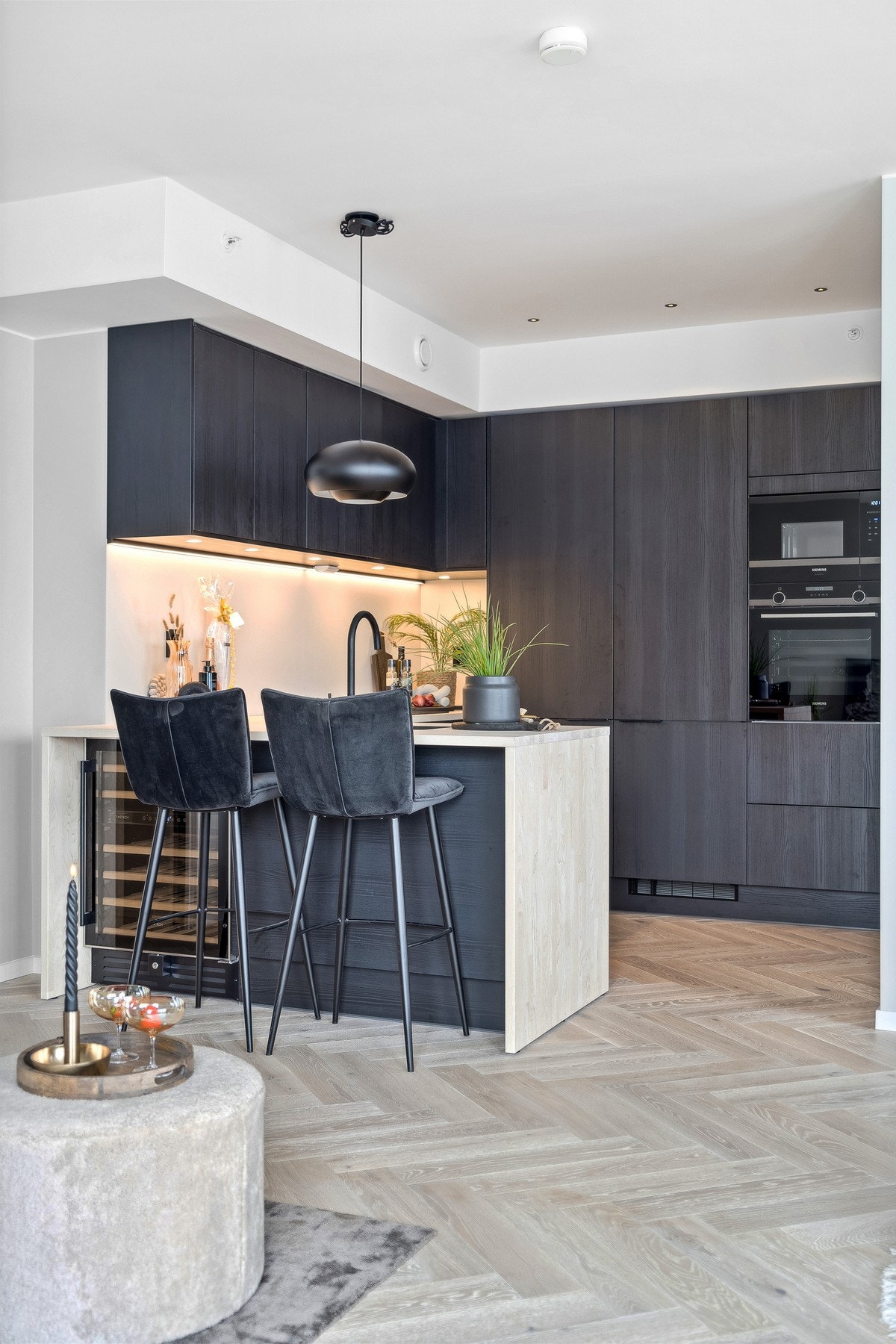 Betydelig påkostet kjøkken av typen HTH Galleribilde