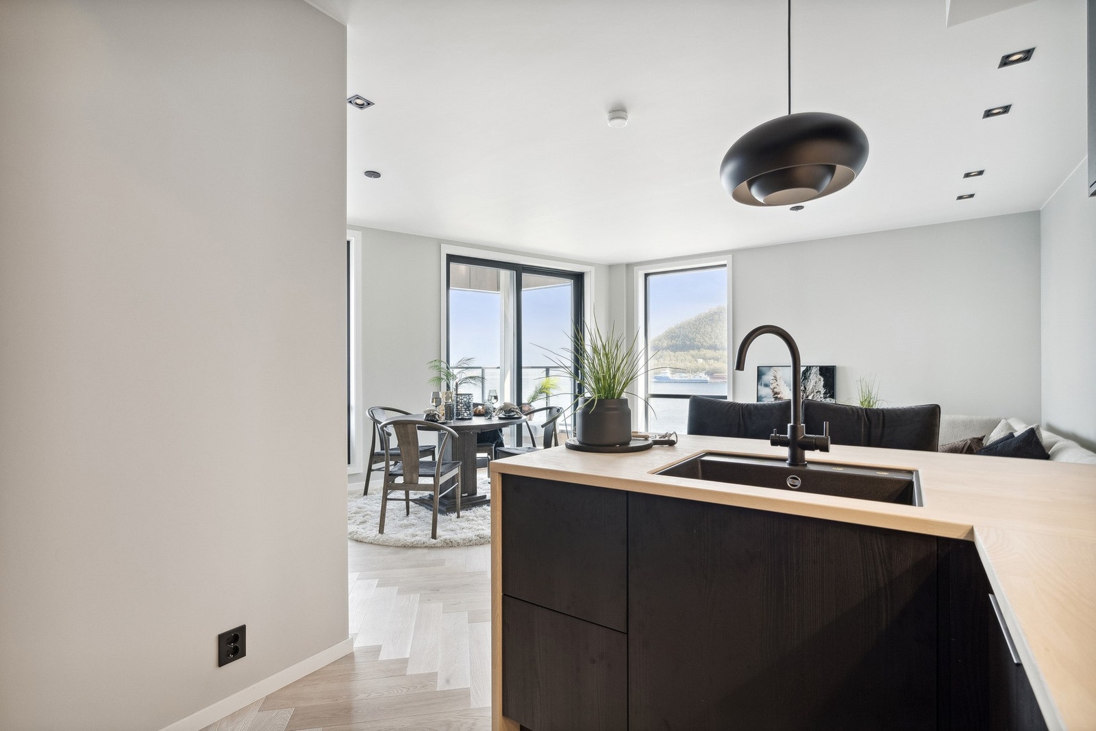 Sosial løsning mot stuen Galleribilde