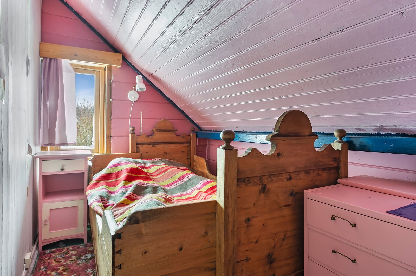 Soverom på loft Galleribilde