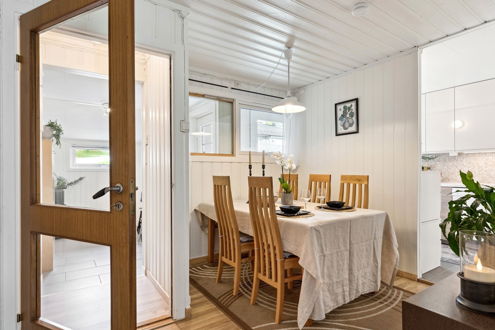 Her er det plass til spisegruppe, hvor både venner og familie kan nyte gode måltider. Galleribilde