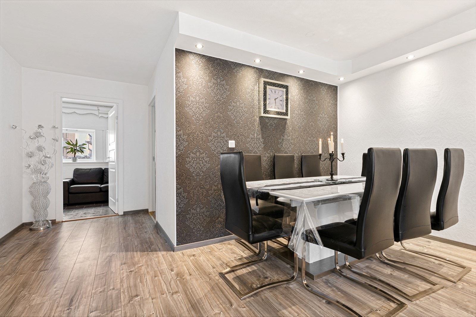 Her er det tilgang til soverom og kjøkken Galleribilde