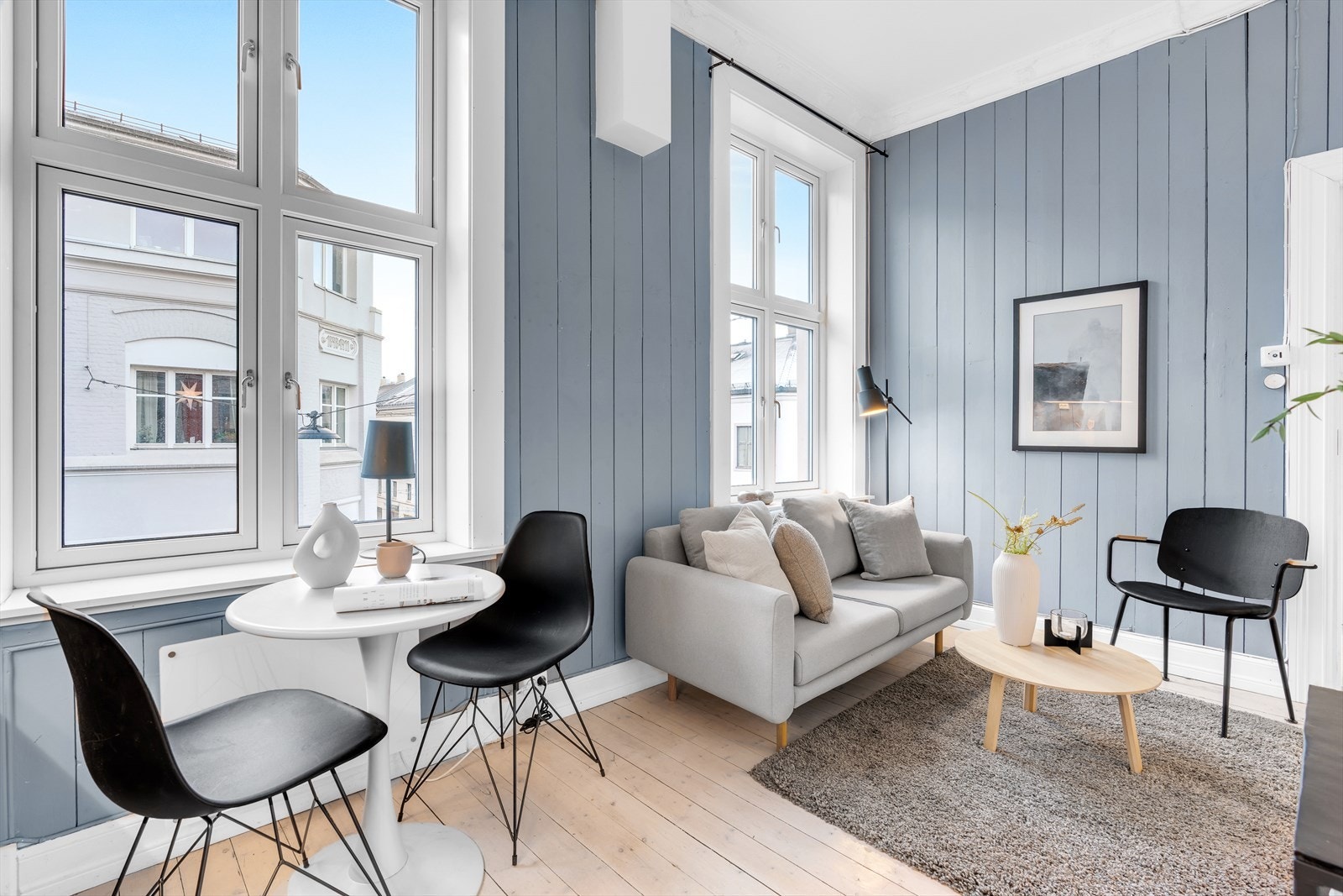 Hybelen er ca. 30 kvm og kan ifølge uteiemegleren leies ut for ca. 15.000,- pr mnd. Galleribilde