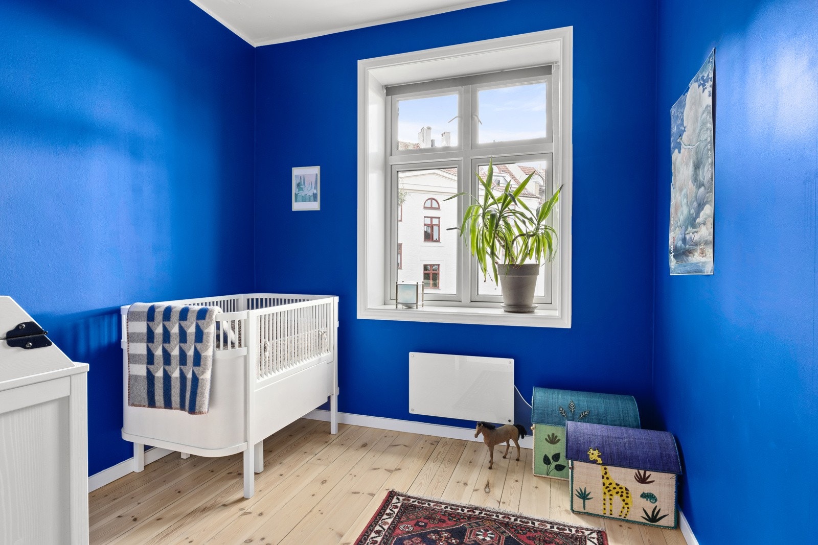 - Soverom 3 har plass til f.eks. seng, skrivepult, oppbevaringsmøblement eller lignende - Galleribilde