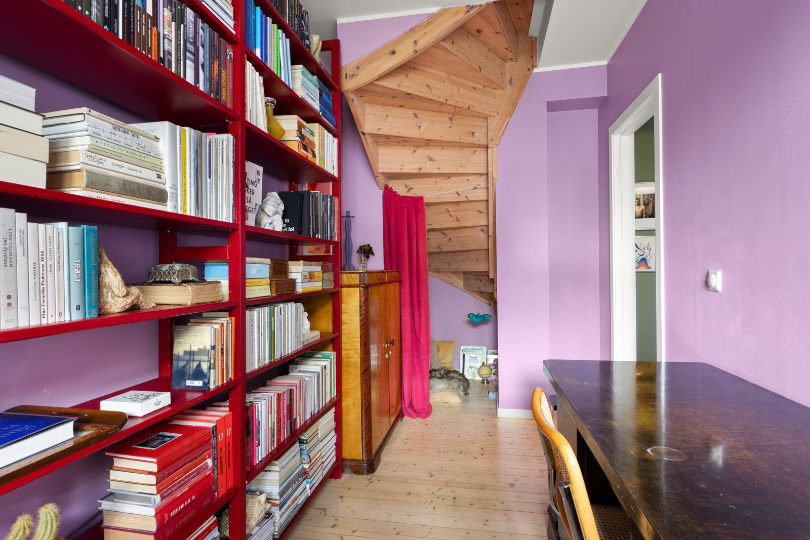 - Rommet egner seg ypperlig som f.eks. barnerom, gjesteværelse eller kontor - alt etter ønske og behov! - Galleribilde