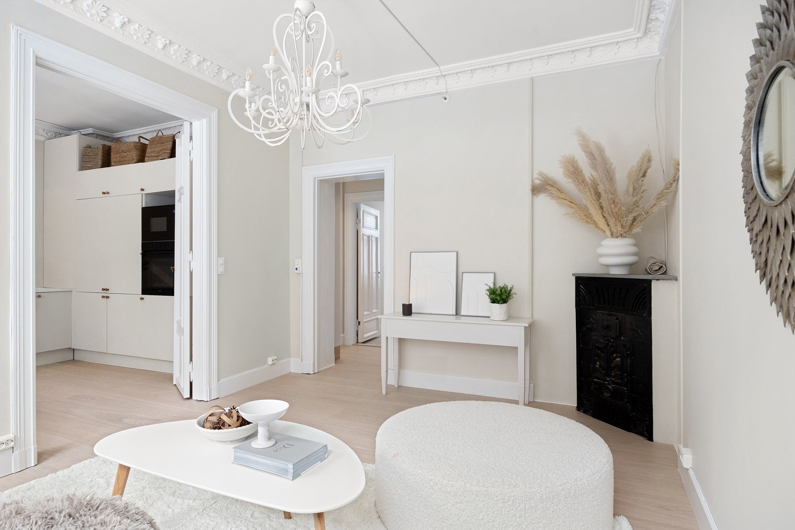 Det ble lagt varmefolie i entré/gang, kjøkken og stue i 2023. Galleribilde