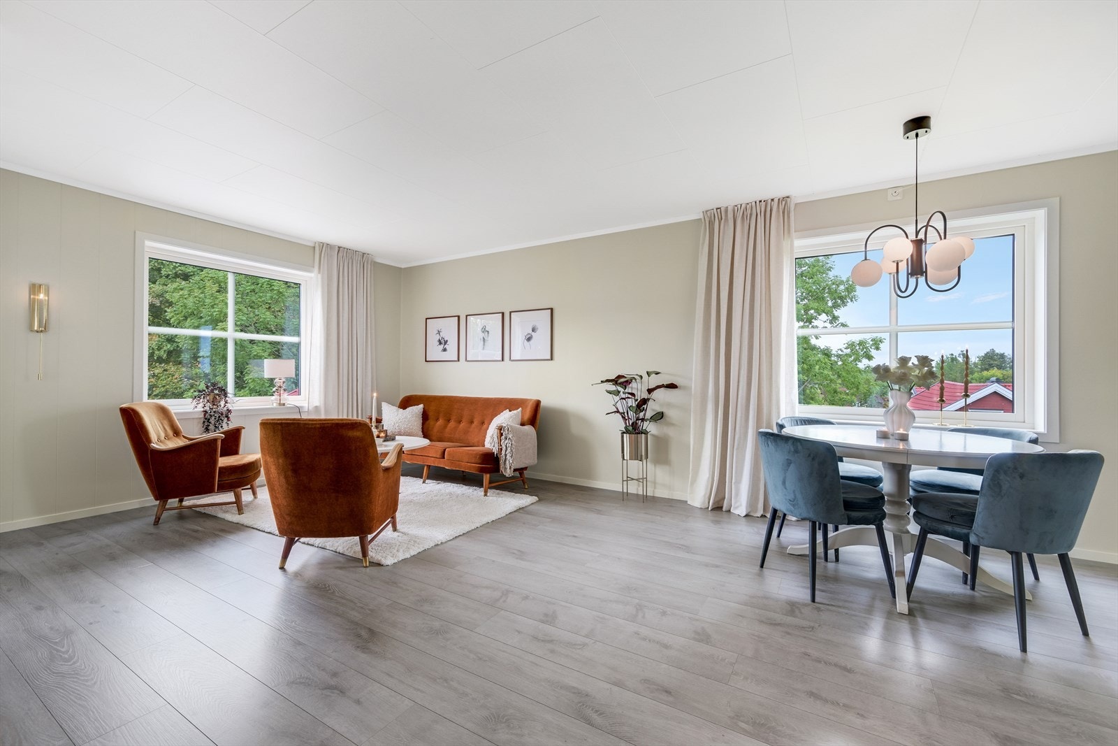 Stue og spisestue. Galleribilde