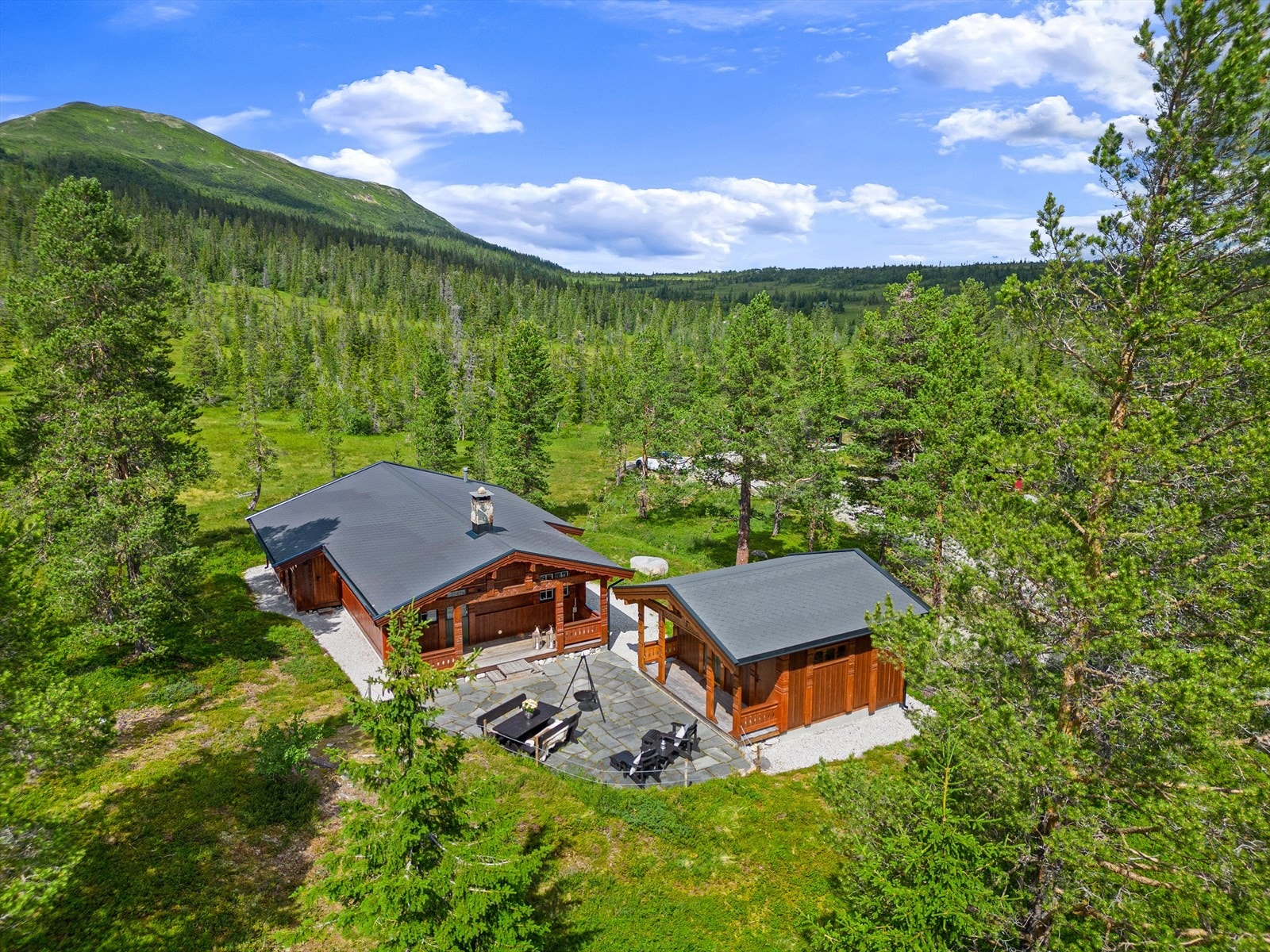 Velkommen til usjenerte Rustbakken 15, på nordre del av Vegglifjell. Galleribilde