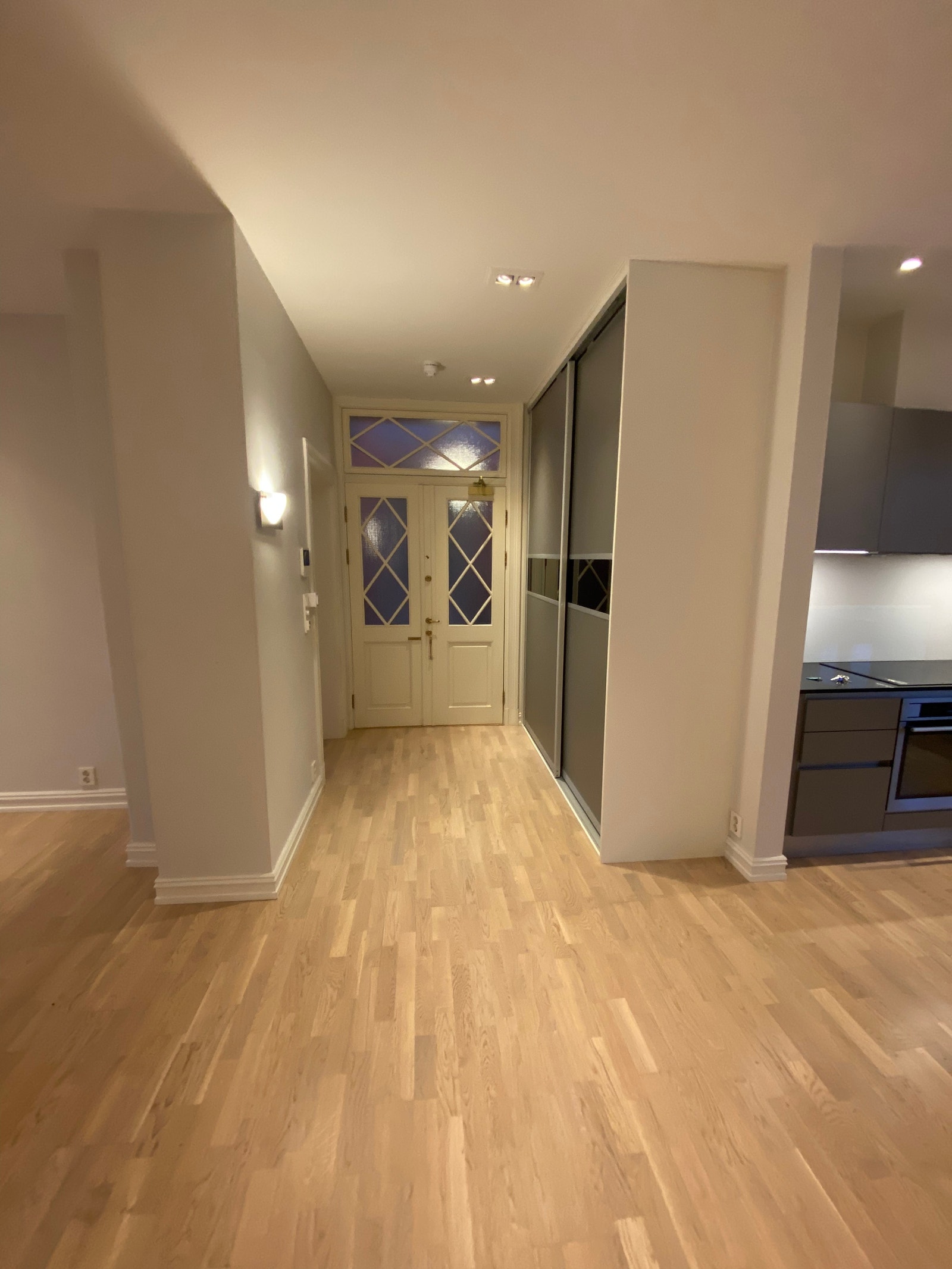 Romslig gang med innebygd garderobe Galleribilde