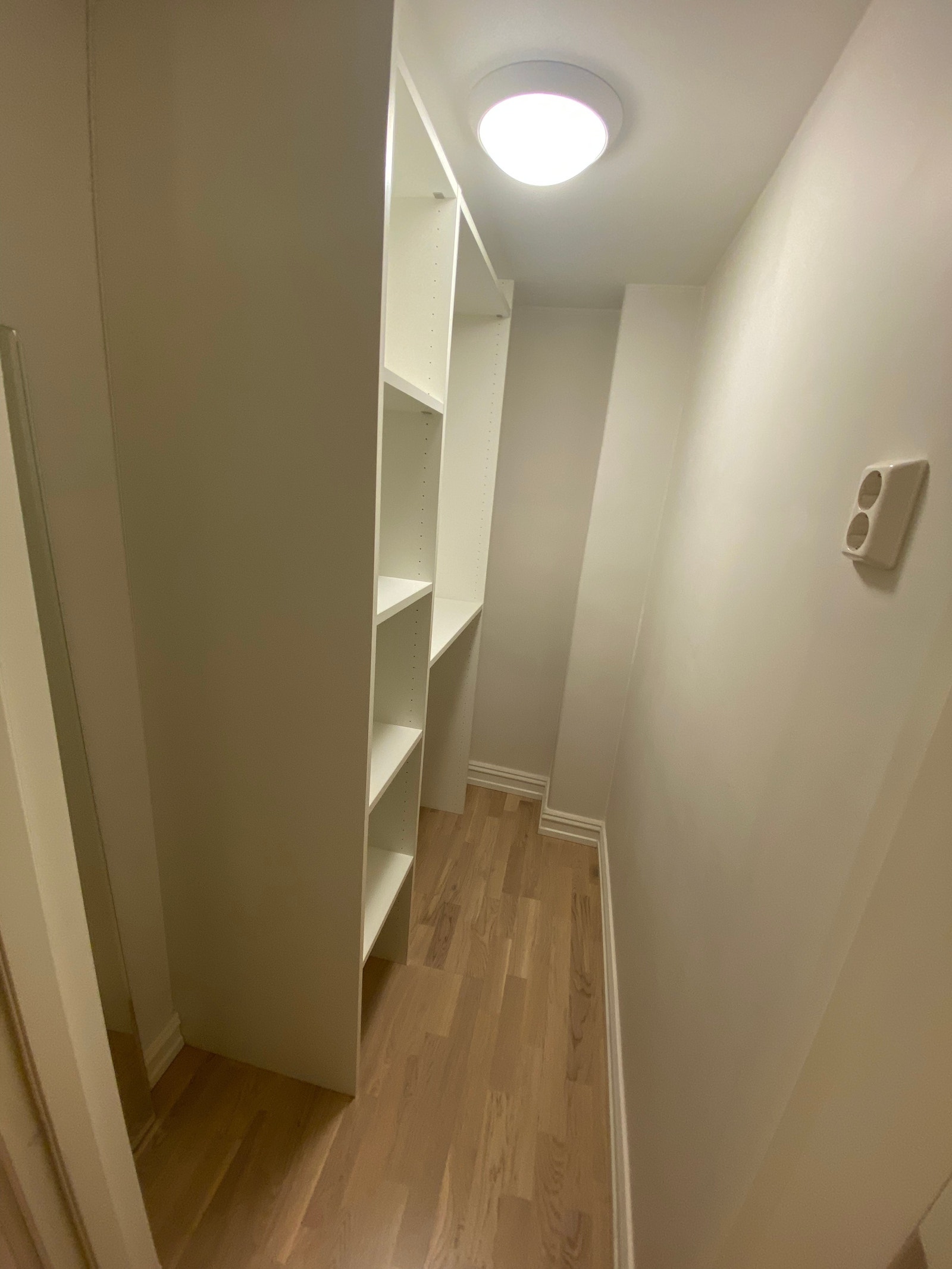 Walk-in garderobe Galleribilde