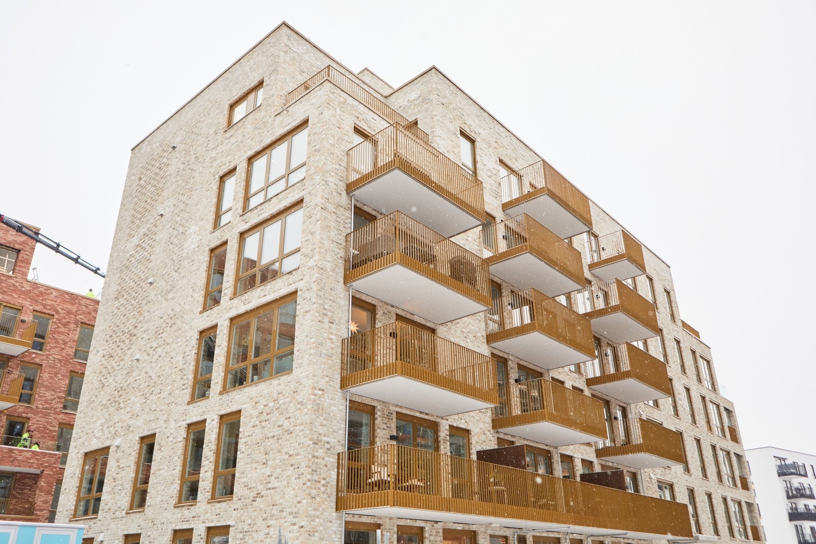 Ønsker du deg gangavstand til skoler, barnehager, dagligvareforretninger, treningssenter, kjøpesenter, butikker, vinmonopol, T-bane, parker, restauranter og kafeer? Det er bare å krysse av, for her på Løren er det kort vei til det aller meste. Galleribilde