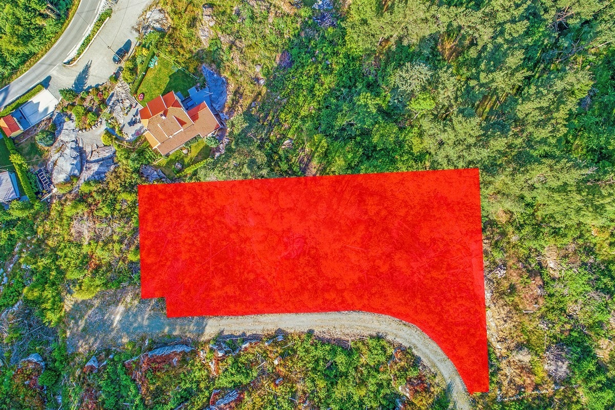 Tomten er merket med rødt. Galleribilde