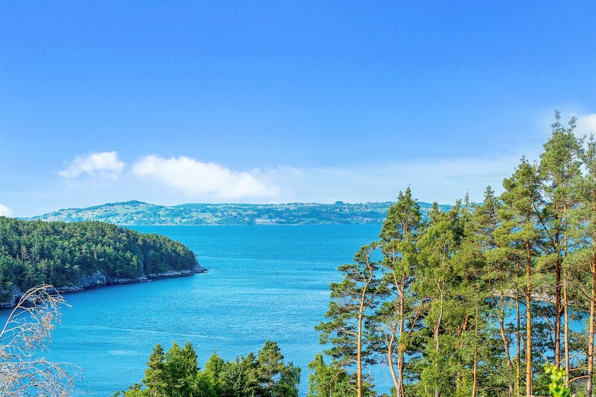 På Ombo kan man nyte både sjø og fjell - er man glad i friluftsliv er dette plassen å være. Galleribilde