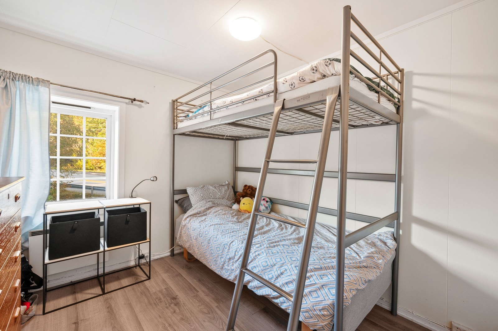 Kårbolig: Soverom 2 er i dag innredet med køyeseng og garderobe. Galleribilde