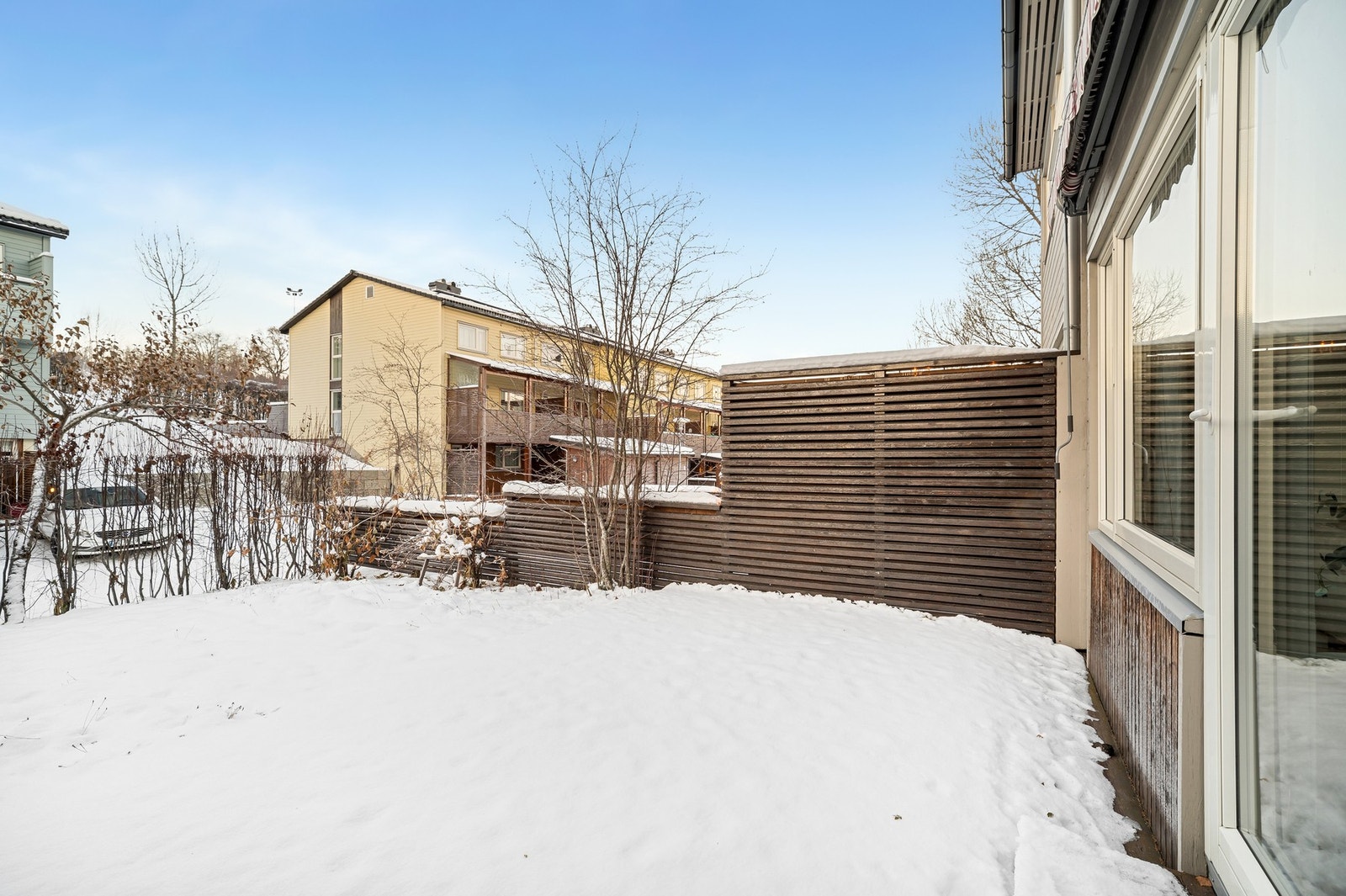 Flott terrasse på ca. 14 kvm. med utgang fra stuen. Galleribilde