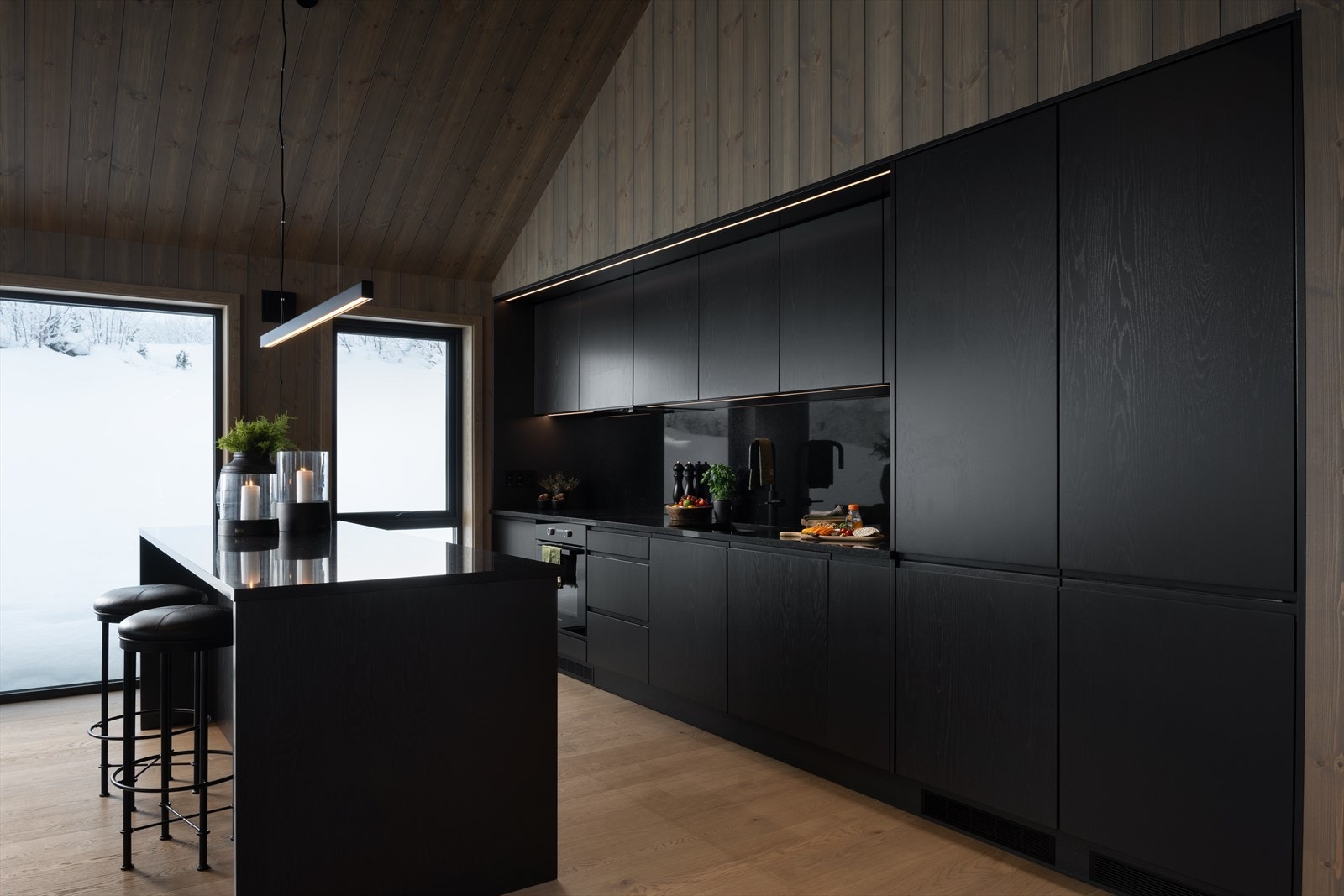 Tidløs kjøkkeninnredning, håndlaget av Fjellmøbler fra Ål Galleribilde