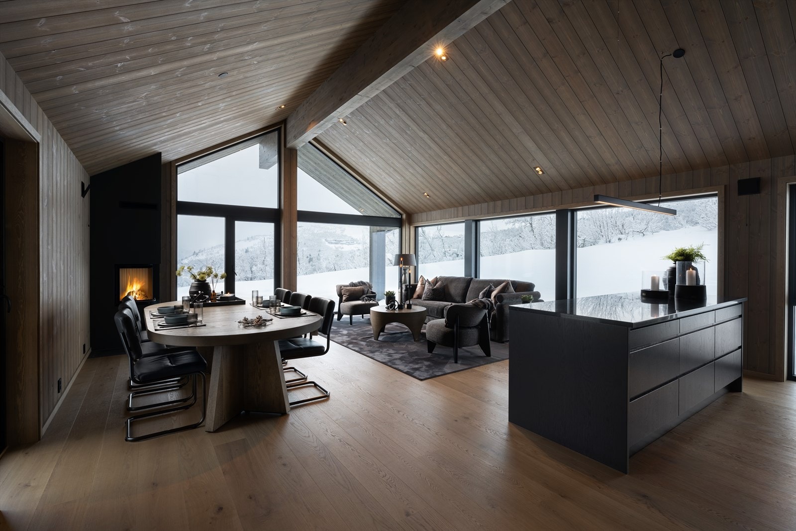 Takhøyden gir en god romfølelse Galleribilde