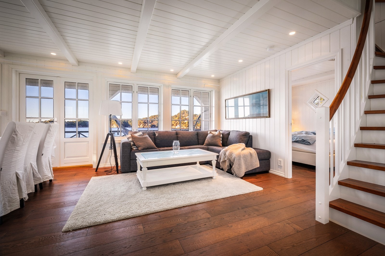 - Tjoholmen har også en egen romslig og delikat gjestehytte, bygget i 2007 - Galleribilde