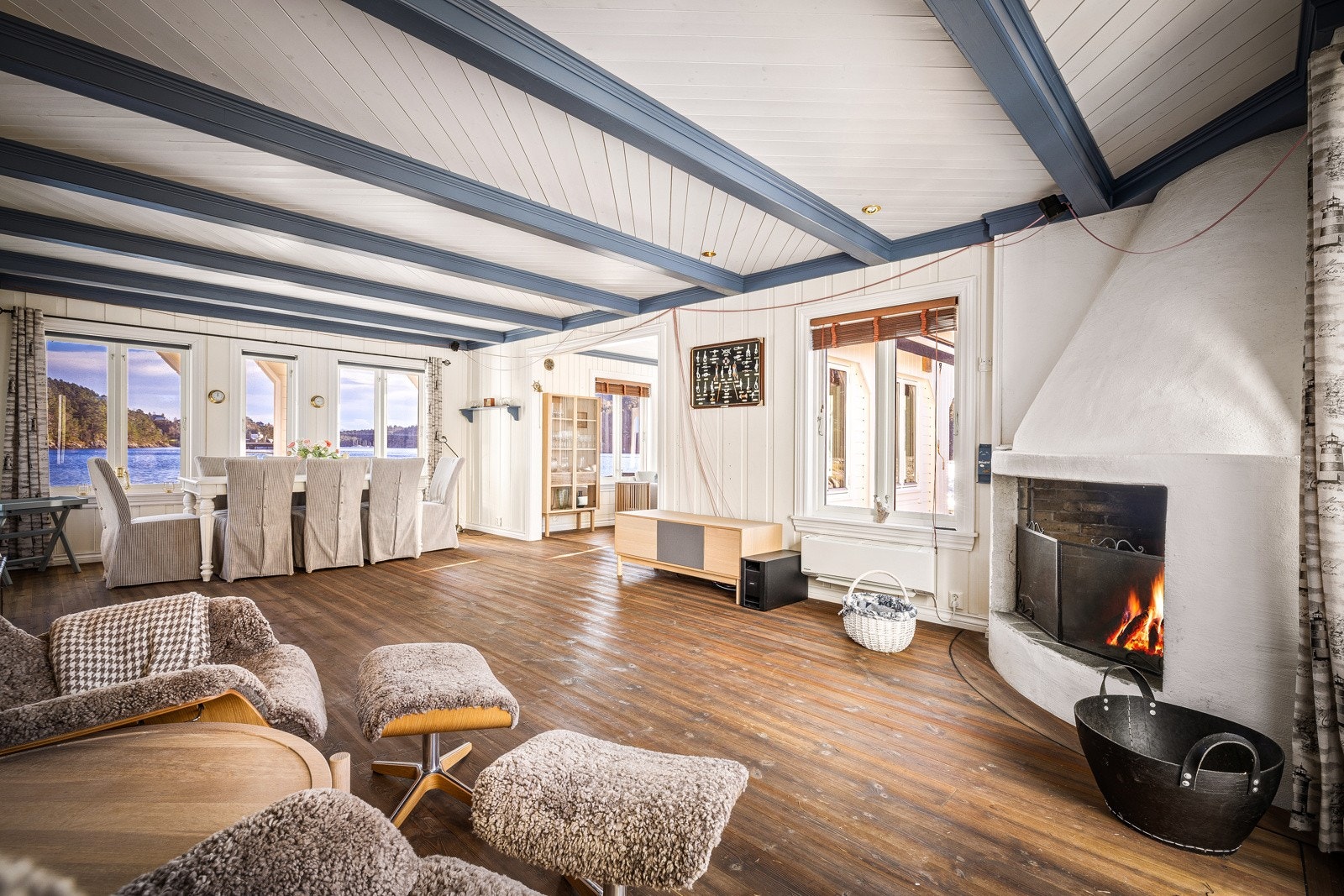 - Huset har utsøkt møblering og meget gode kvaliteter - Galleribilde