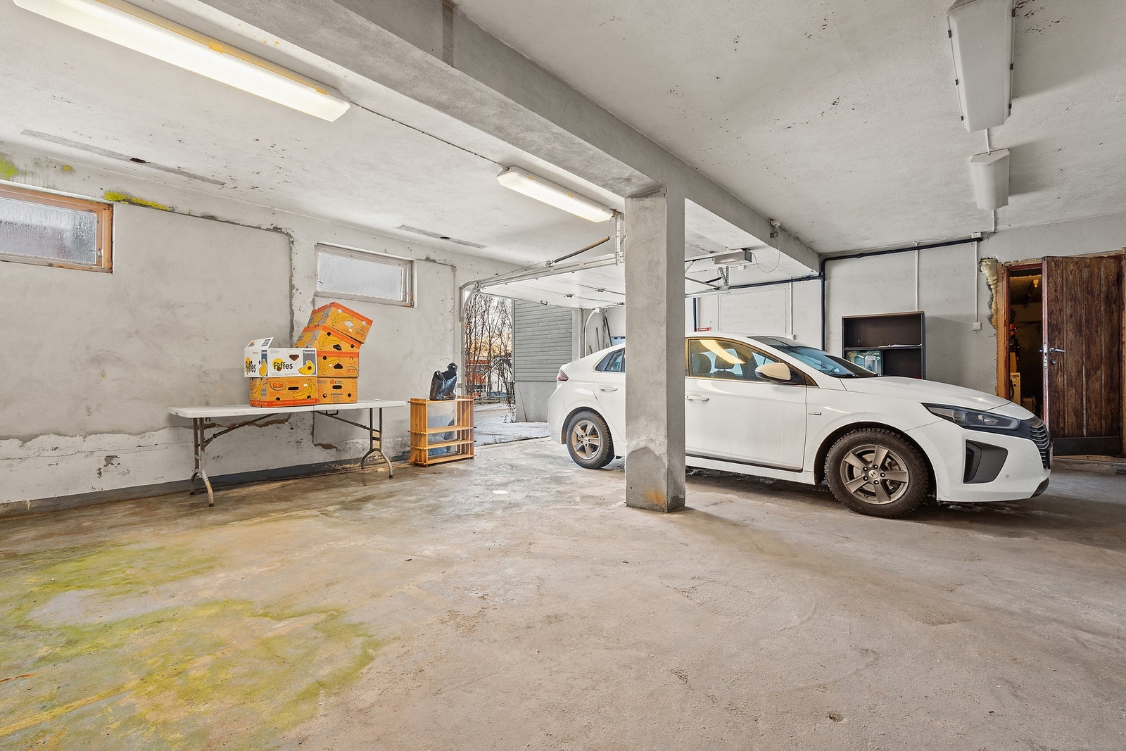 Stor egen garasje Galleribilde